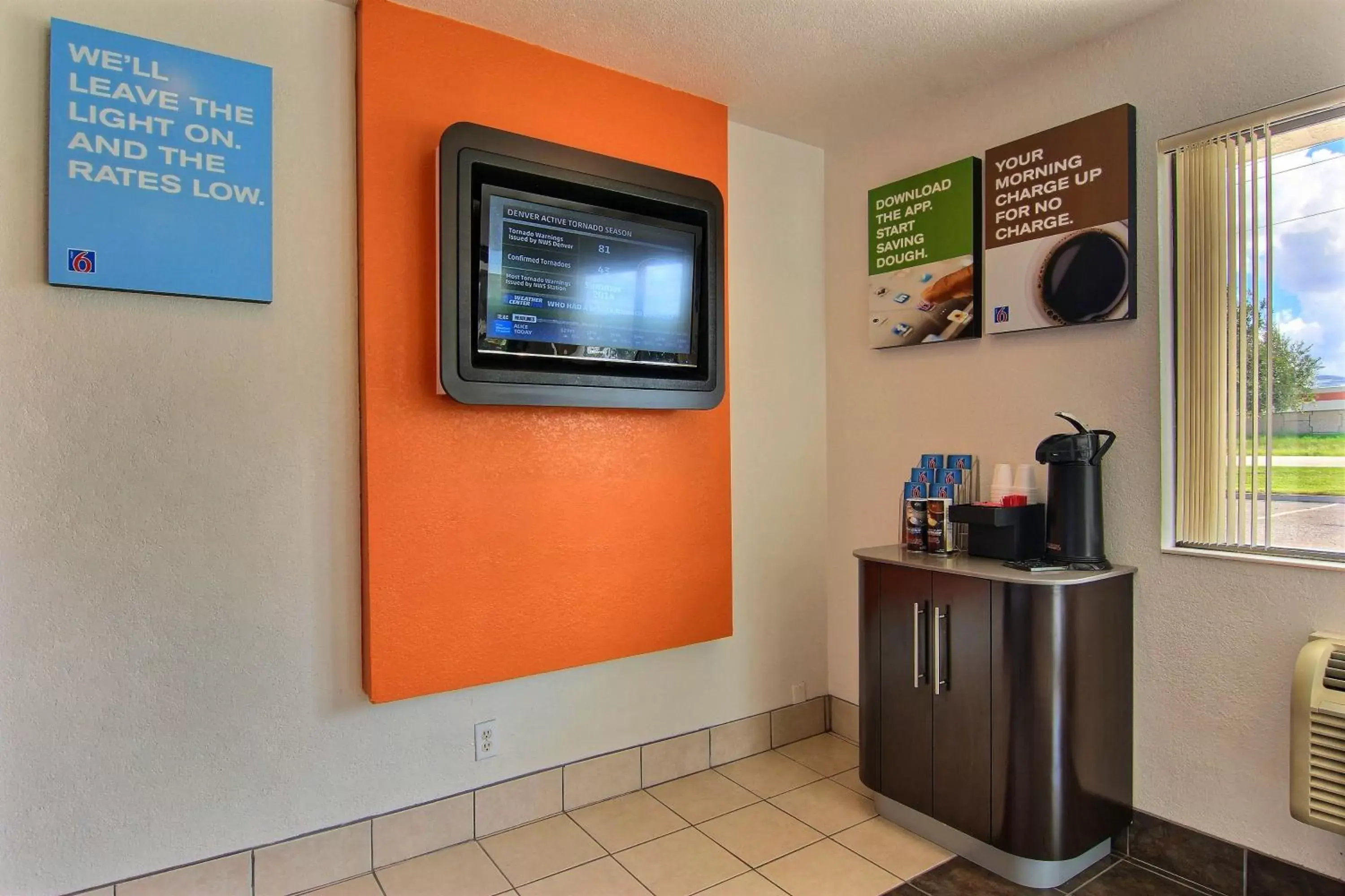 Lobby or reception, TV/Entertainment Center in Motel 6-Kingsville, TX