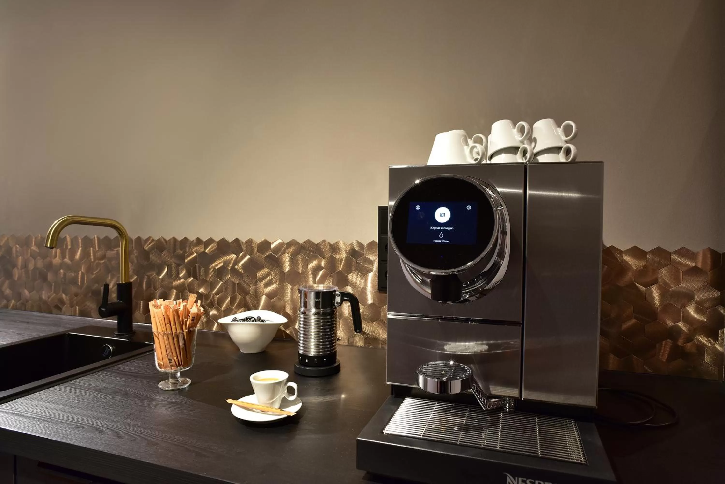 Communal lounge/ TV room in SAXX Apartments Leipzig