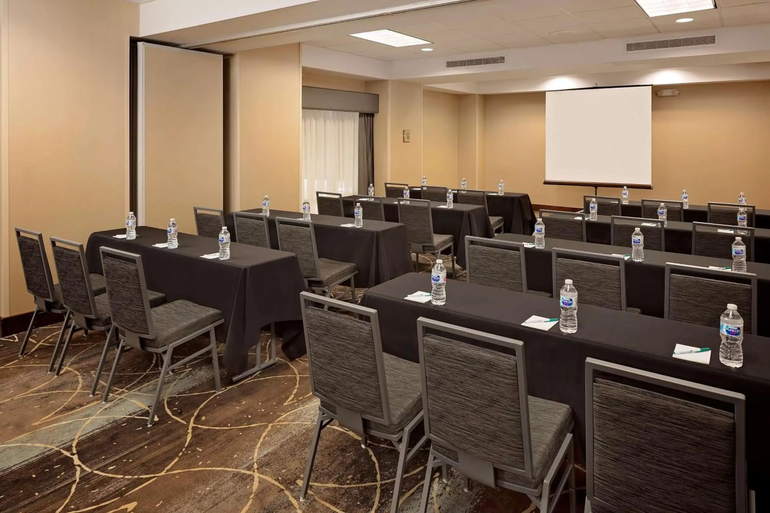 Meeting/conference room in Homewood Suites by Hilton Orlando North Maitland