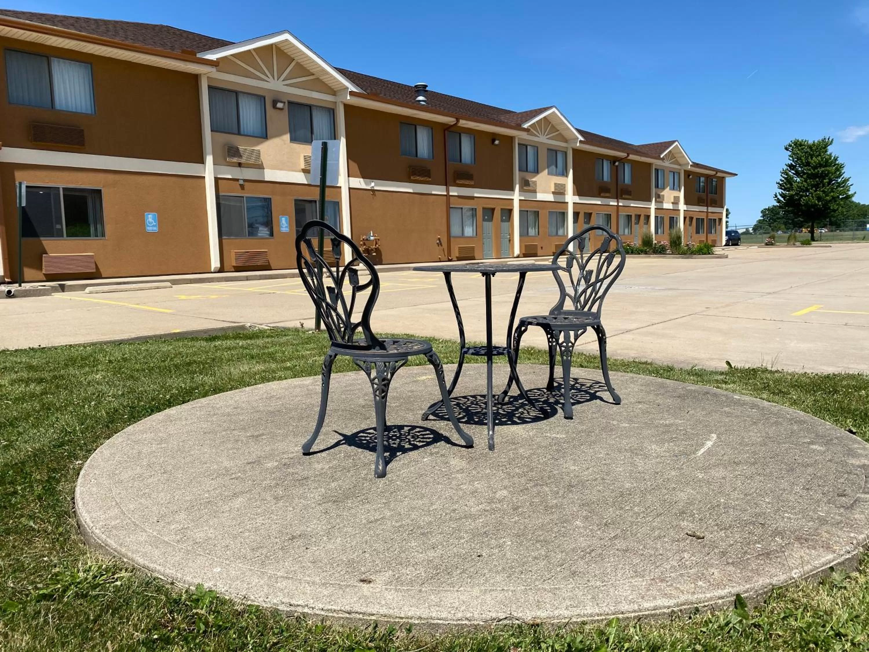 Quality Inn Morton at I-74