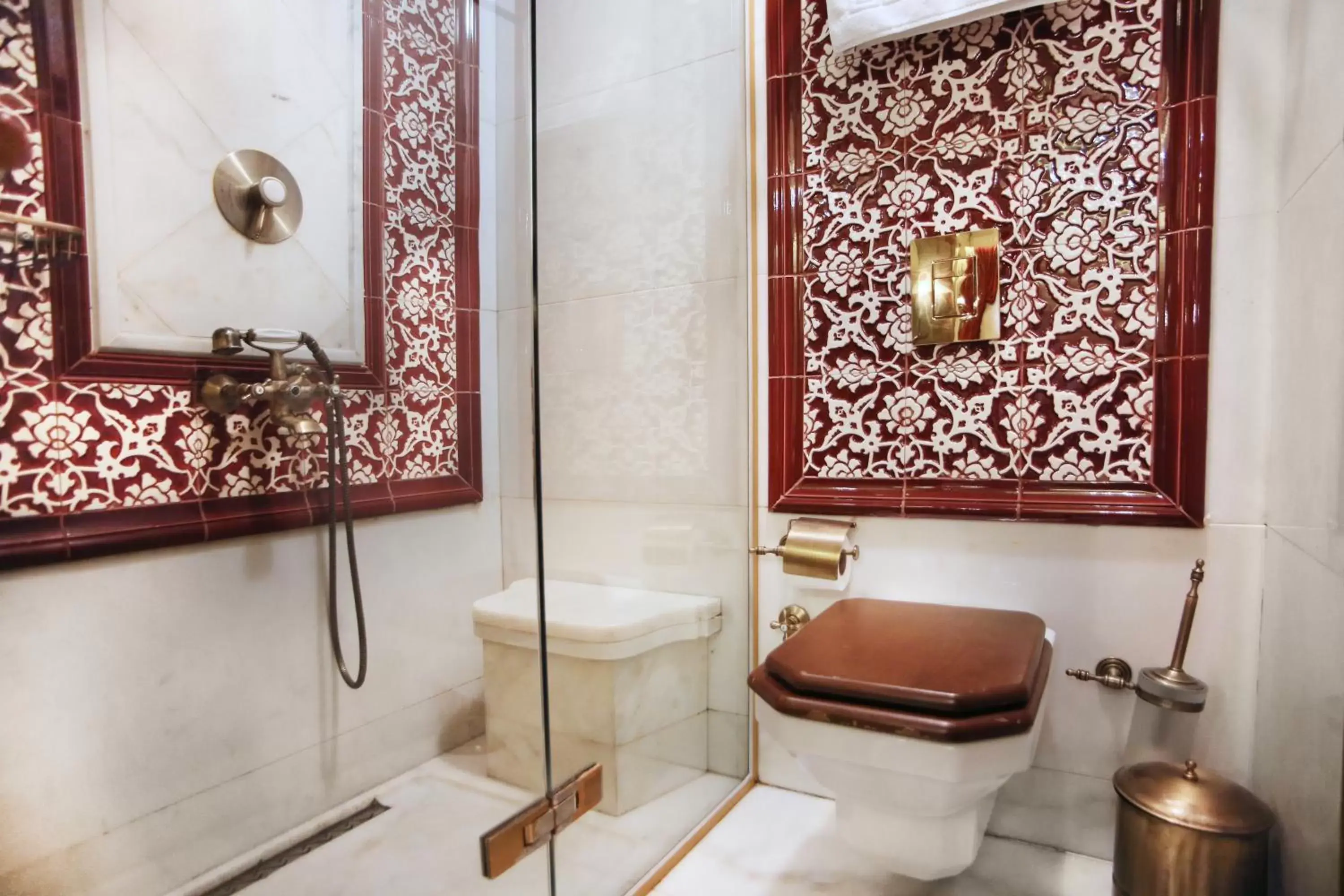 Shower, Bathroom in Daru Sultan Hotels Galata