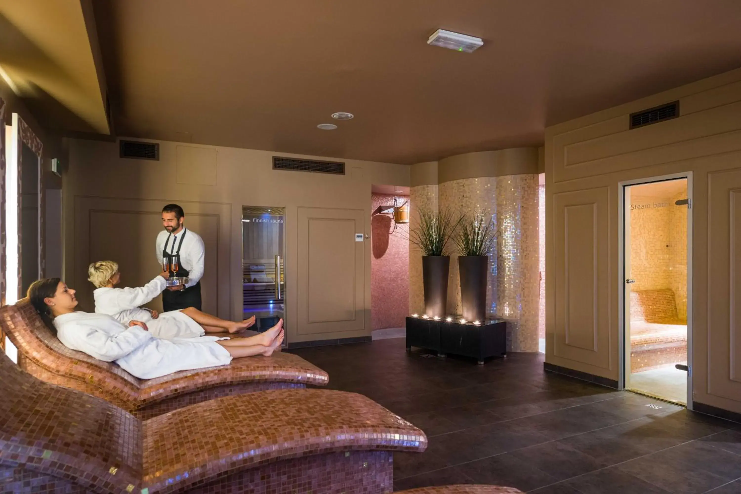 Spa and wellness centre/facilities in Bastion Heritage Hotel - Relais & Châteaux