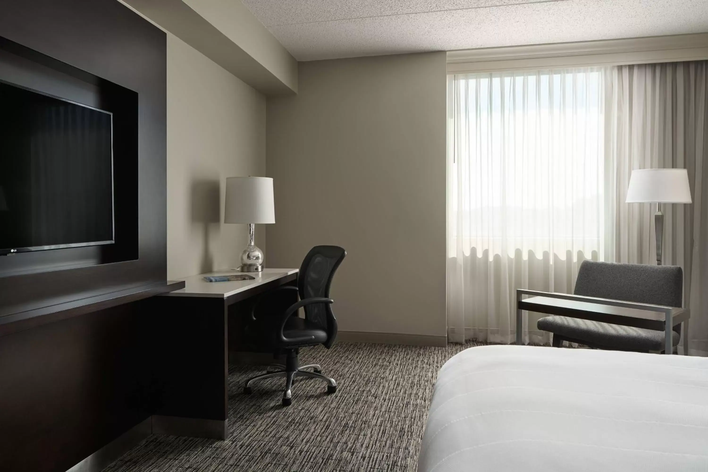 Photo of the whole room, TV/Entertainment Center in Cleveland Marriott East