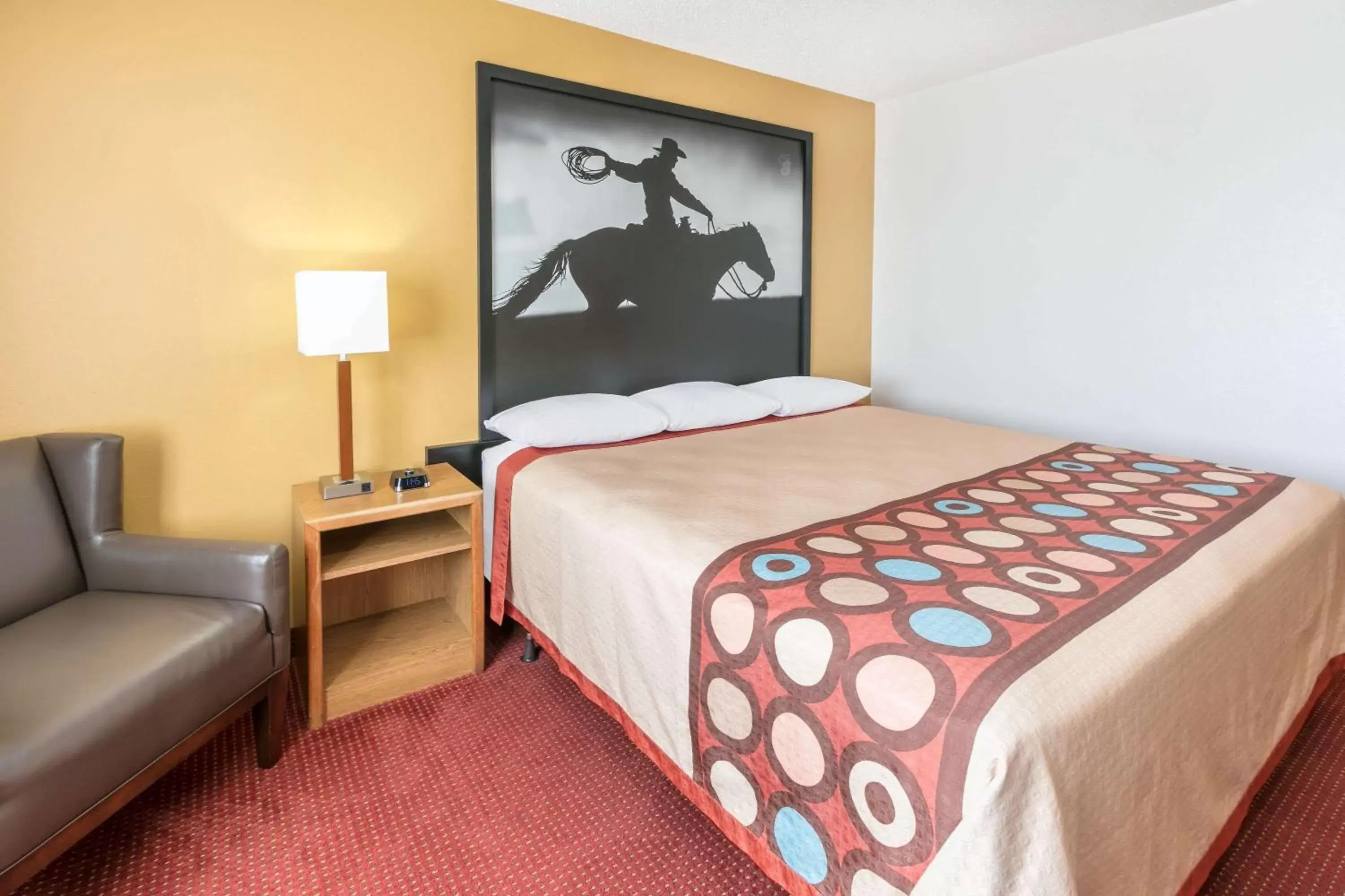 Photo of the whole room, Bed in Super 8 by Wyndham Grapevine/DFW Airport Northwest
