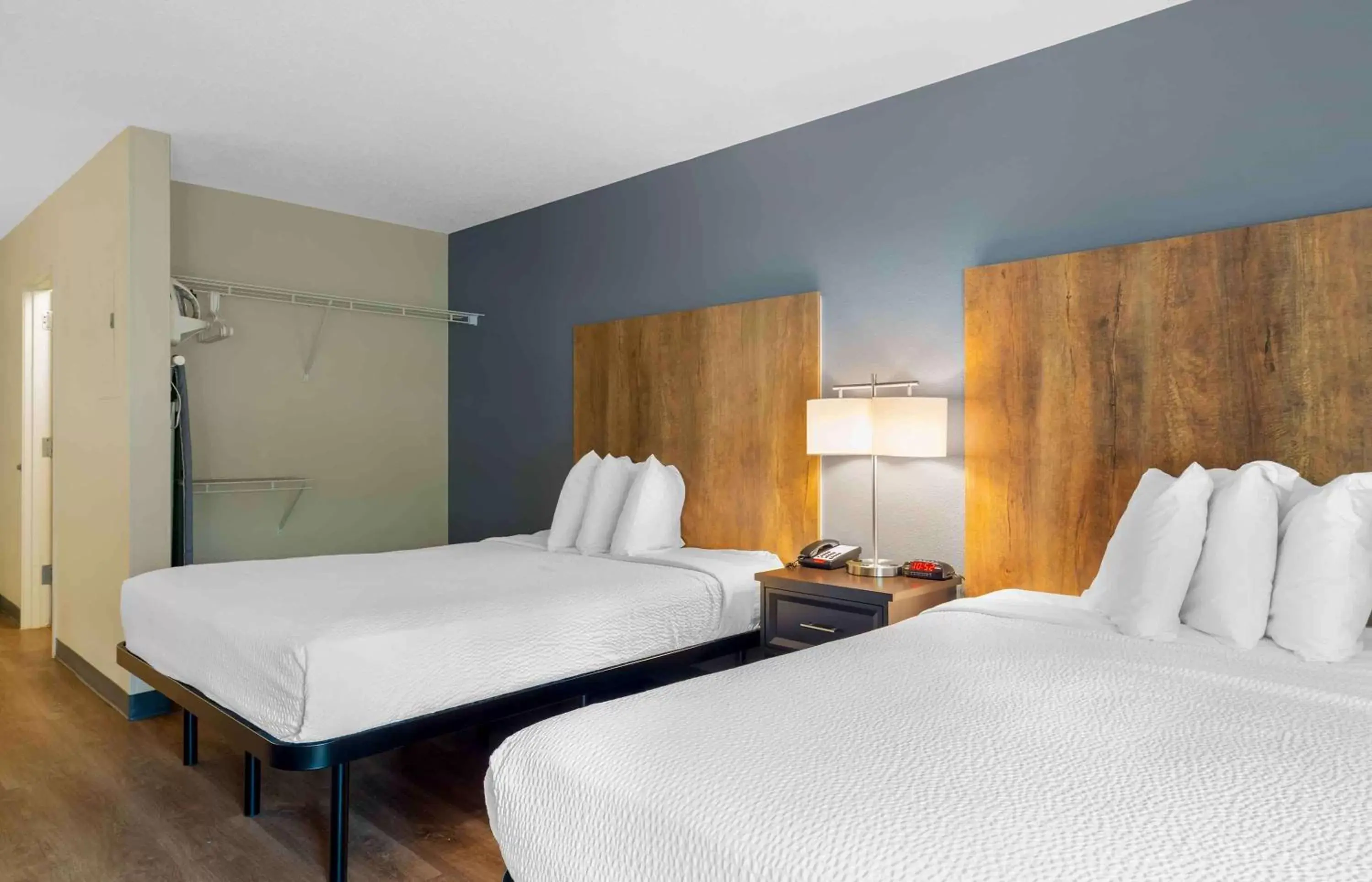 Bedroom, Bed in Extended Stay America Suites - Boston - Burlington