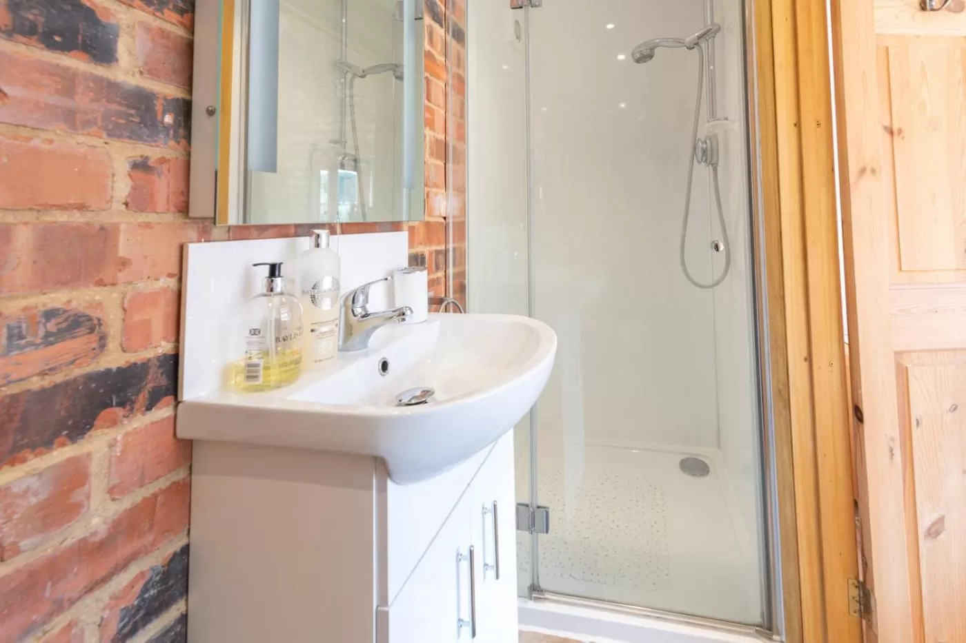 Shower in Mill Cottage - Ash Farm Cotswolds