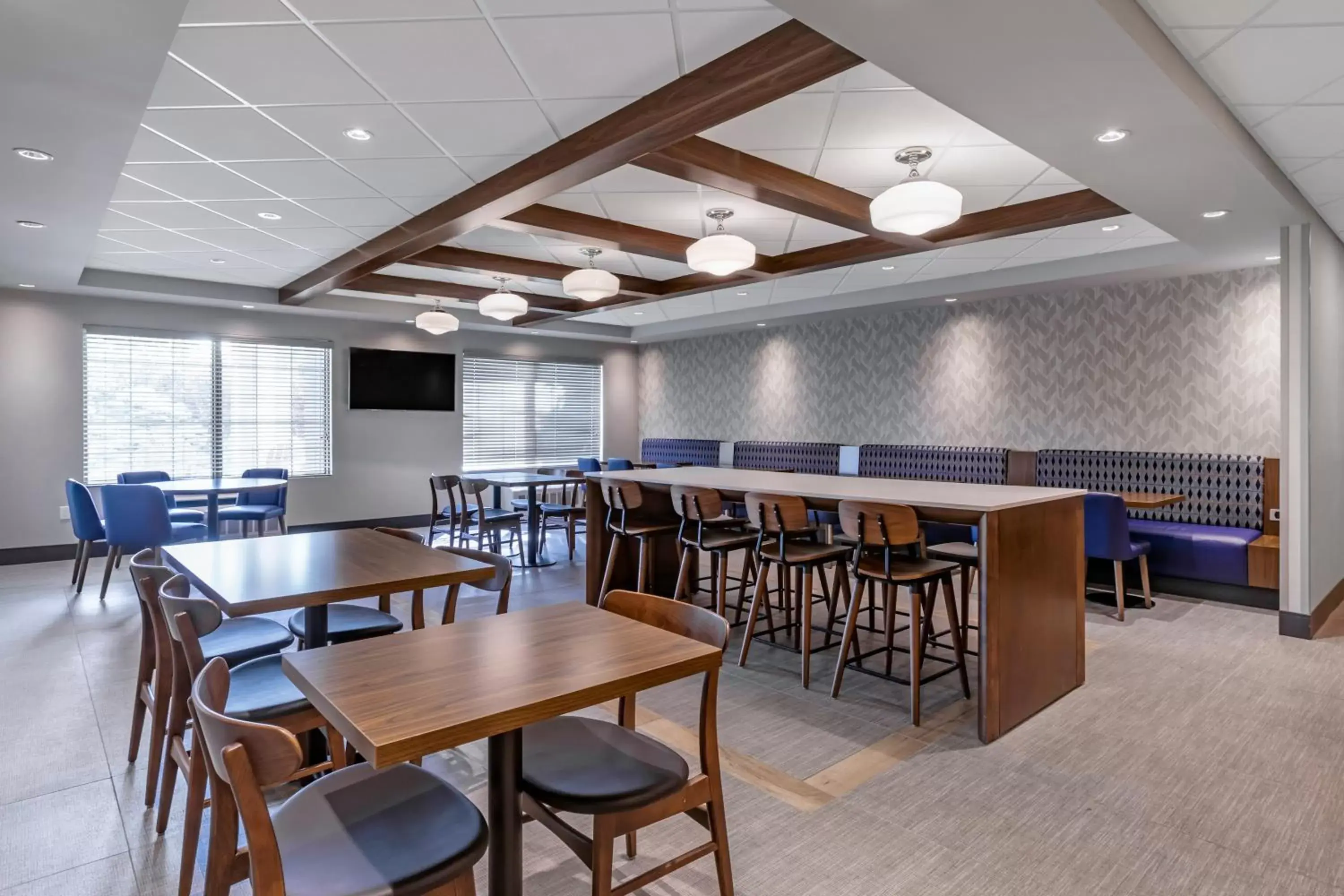 Food and drinks, Restaurant/Places to Eat in Comfort Inn Sarnia