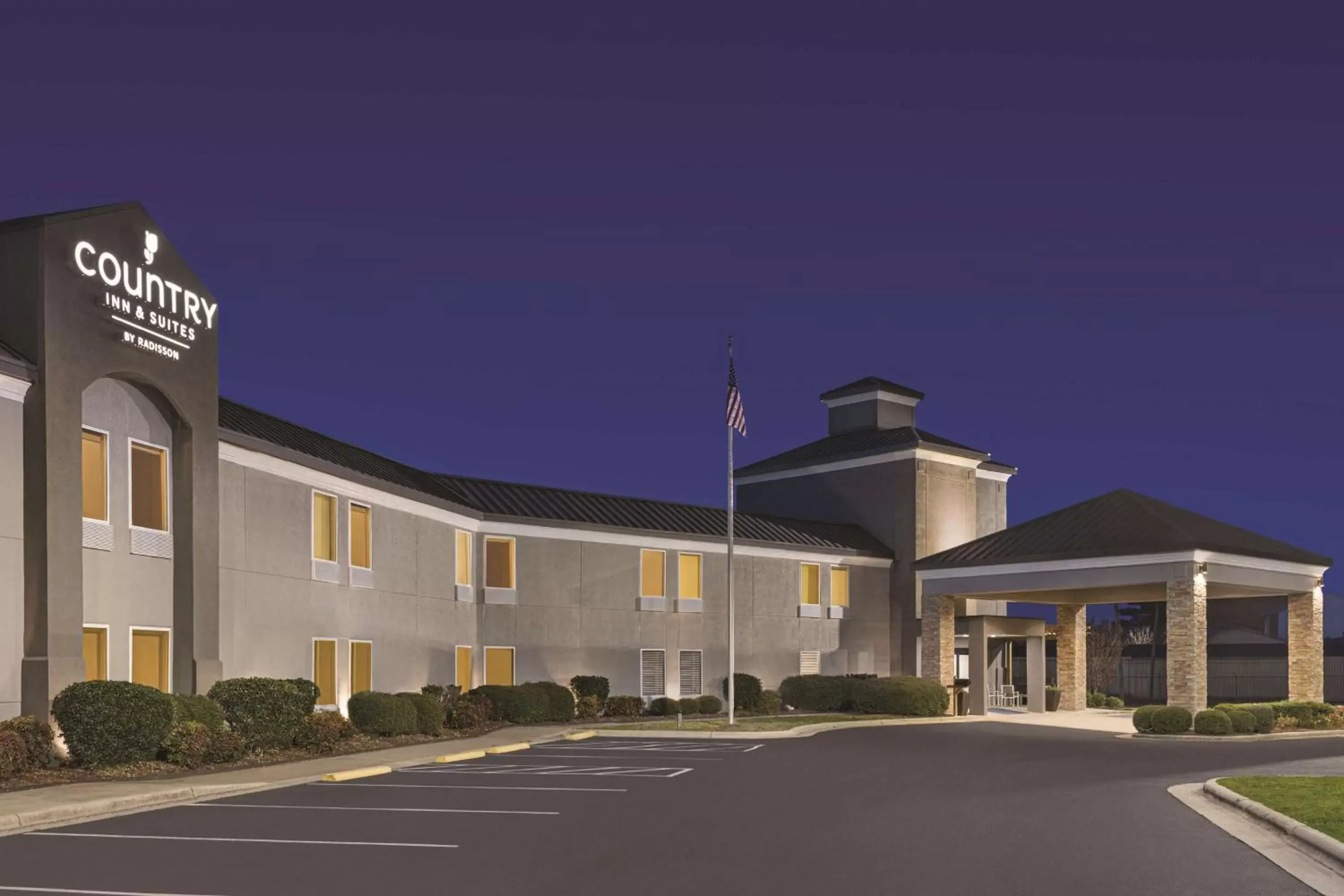 Property Building in Country Inn & Suites by Radisson, Dunn, NC