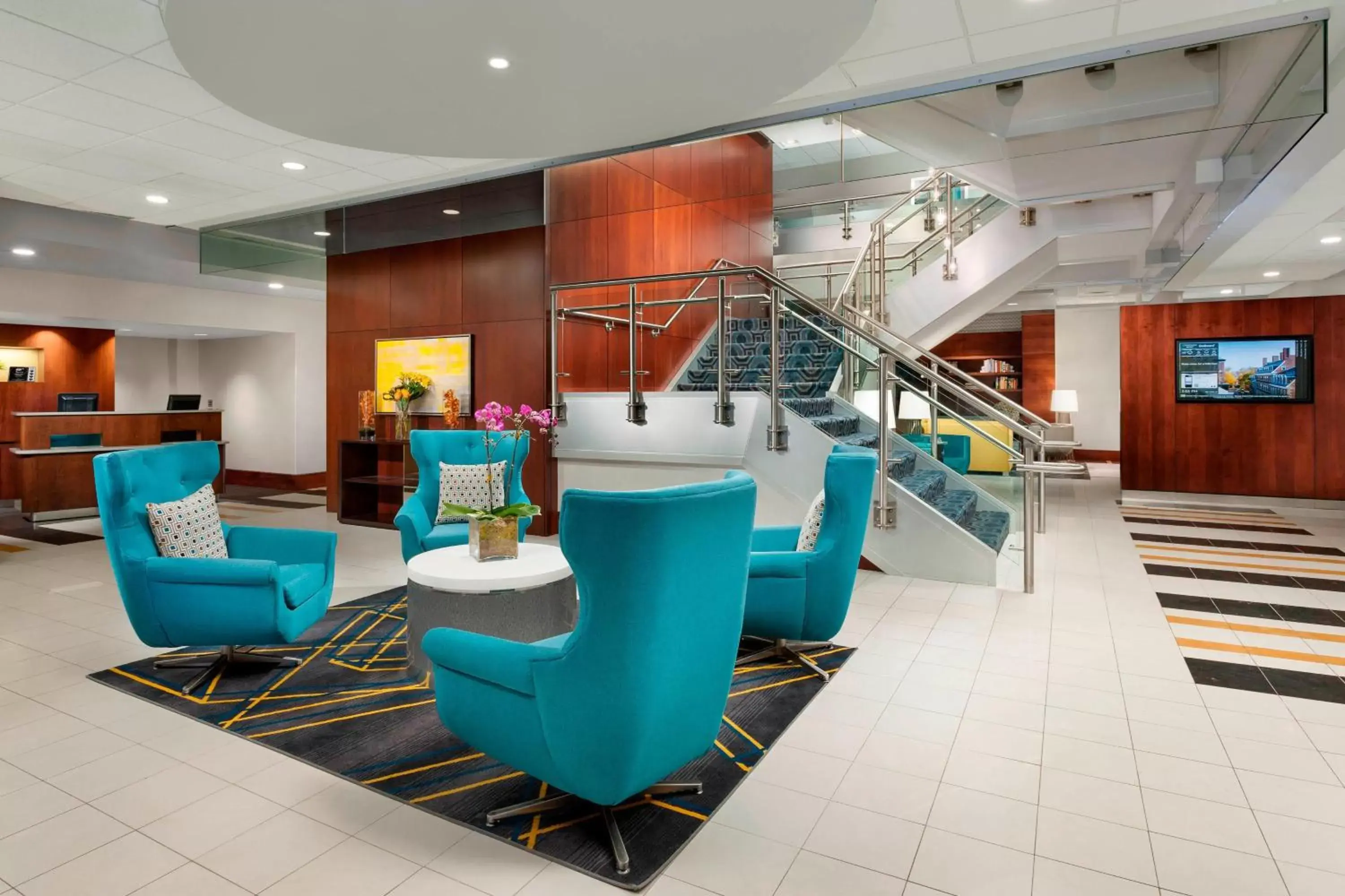 Lobby or reception, Lobby/Reception in Courtyard by Marriott Boston Cambridge