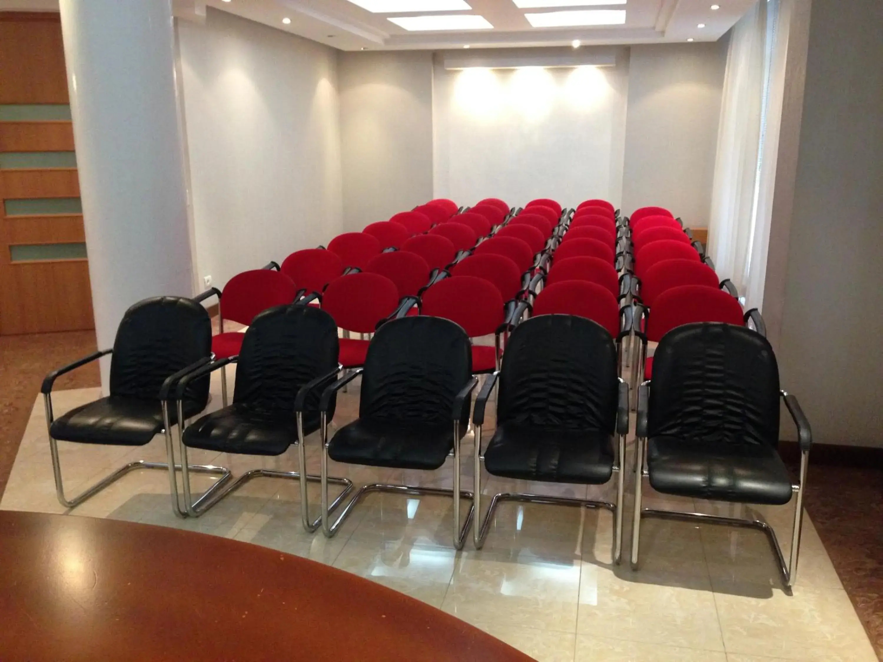 Business facilities in Hotel Arvi