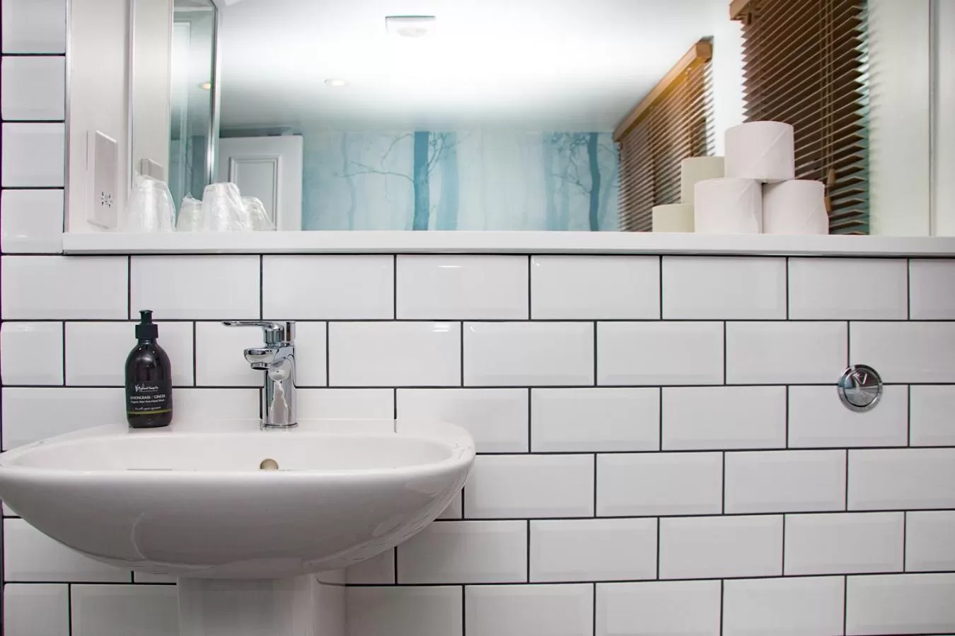 Bathroom in McKays Hotel