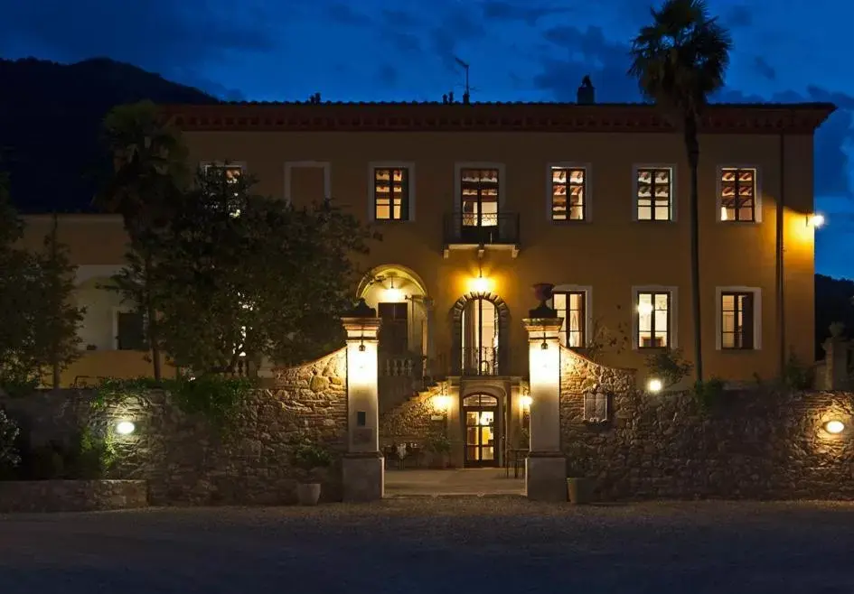 Facade/entrance, Property Building in Hotel Villa Cheli