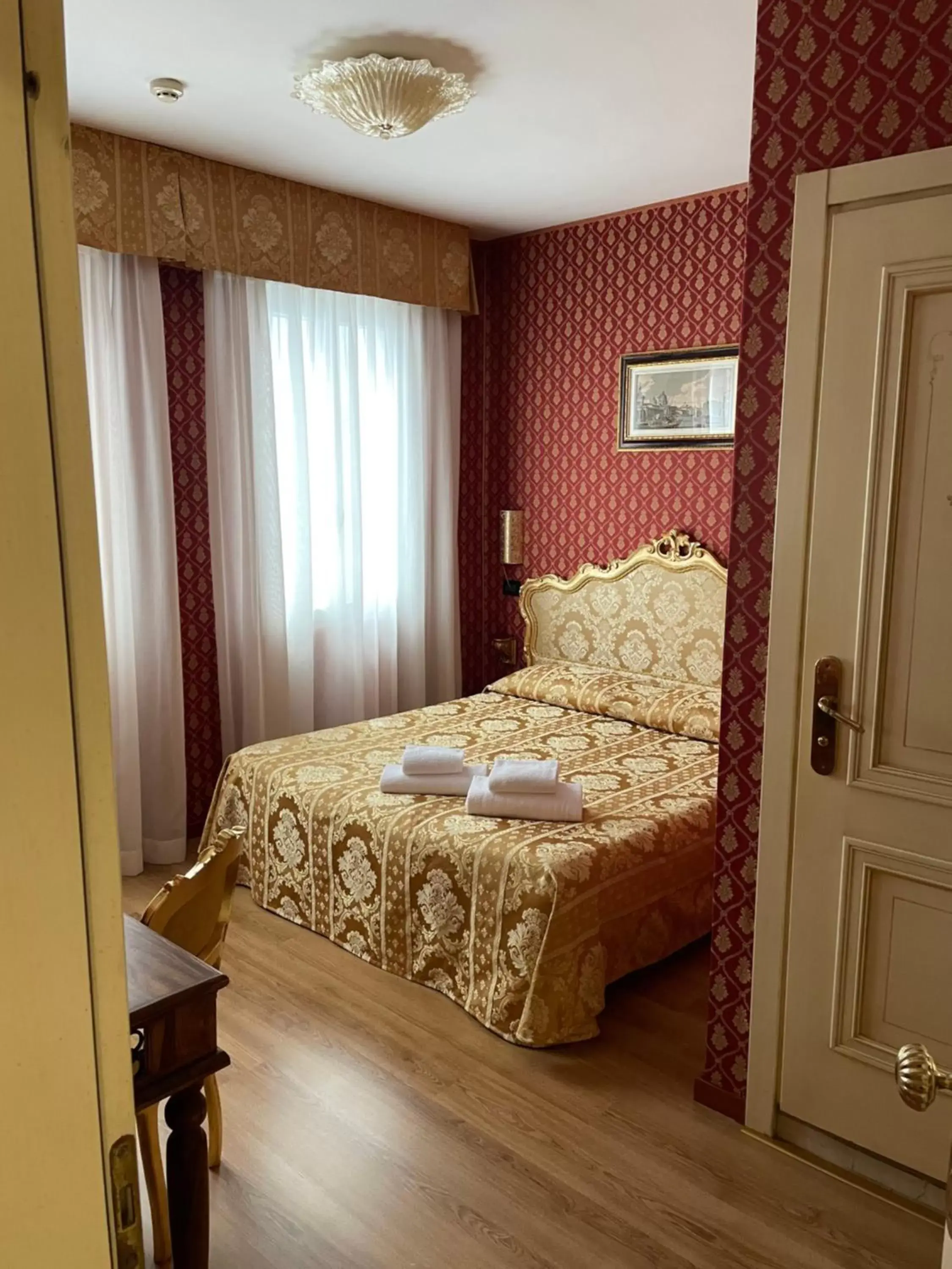 Photo of the whole room, Bed in Hotel Apostoli Garden