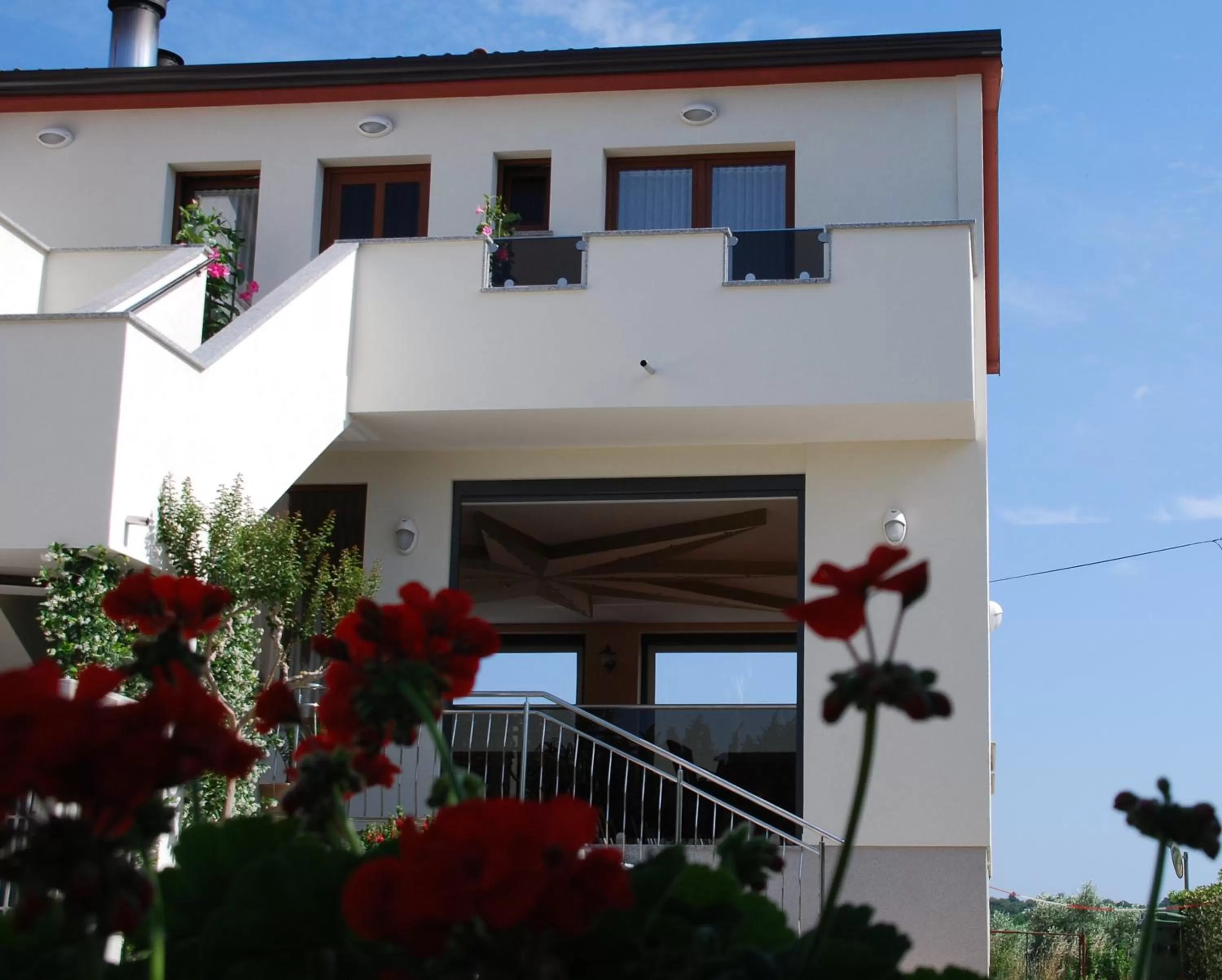 Facade/entrance in Rooms Edda