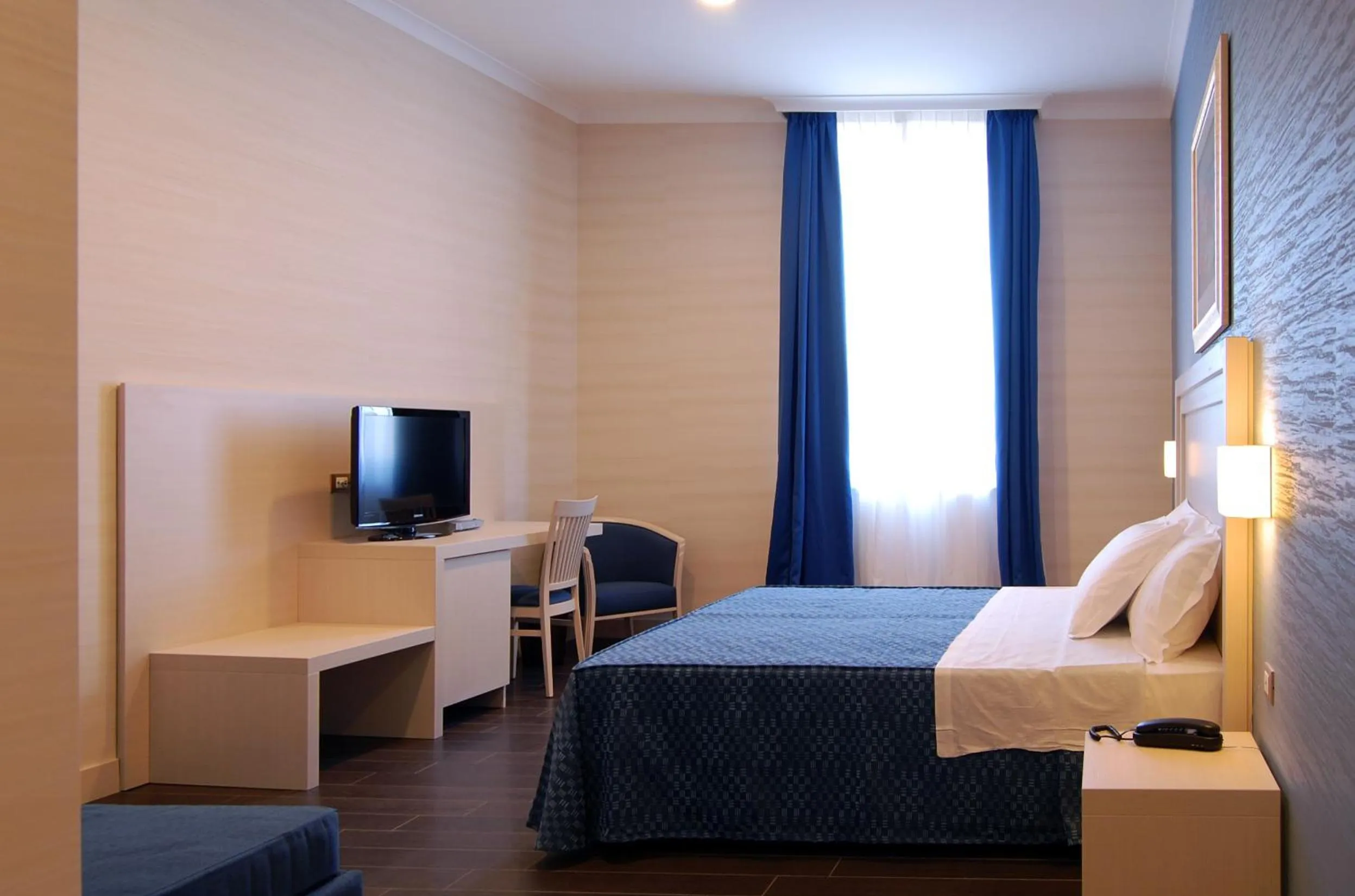 Photo of the whole room, Bed in Hotel Palazzo Giancola