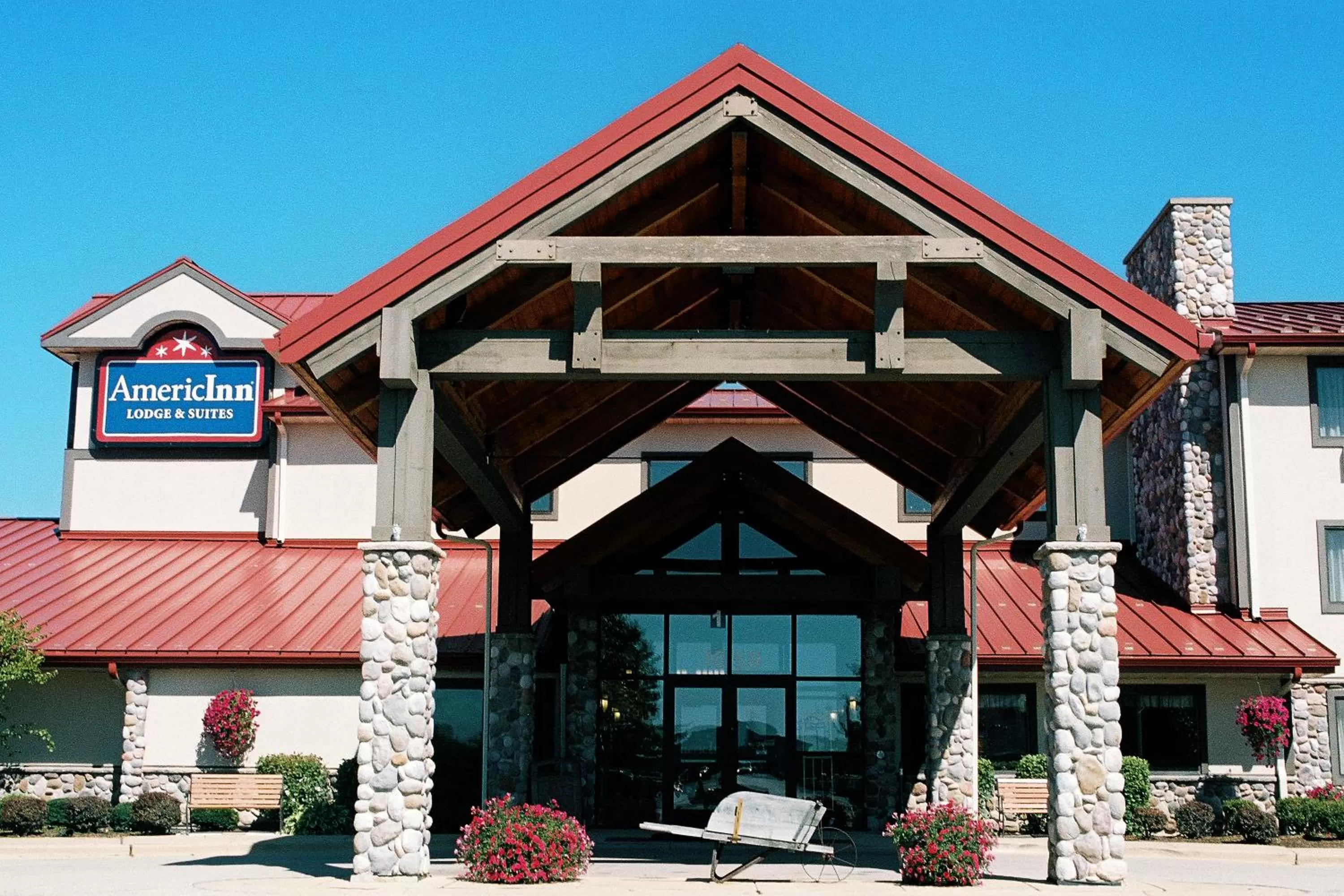 Facade/entrance in AmericInn by Wyndham Oswego