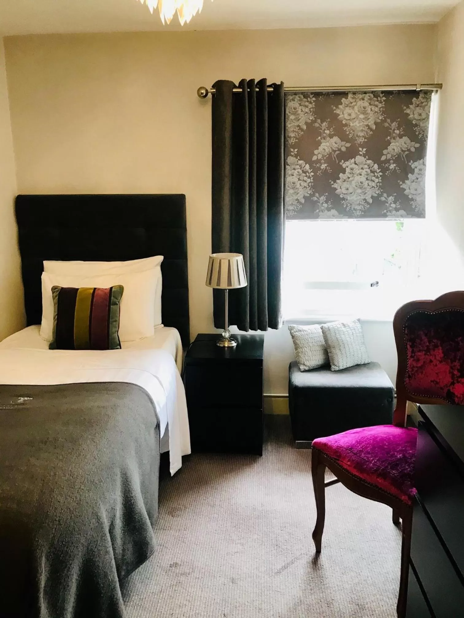 Bedroom, Bed in Lensfield Hotel