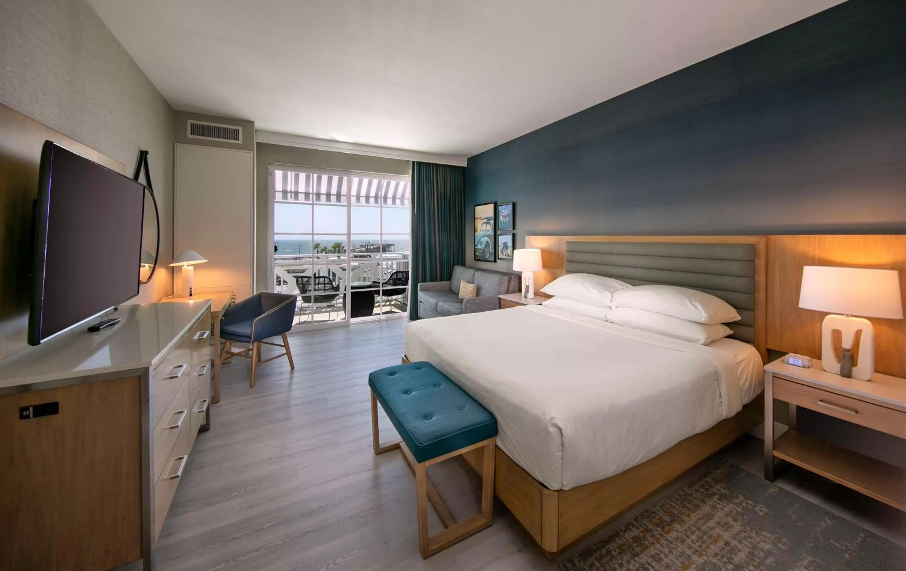 Bed in Inn at the Pier Pismo Beach, Curio Collection by Hilton