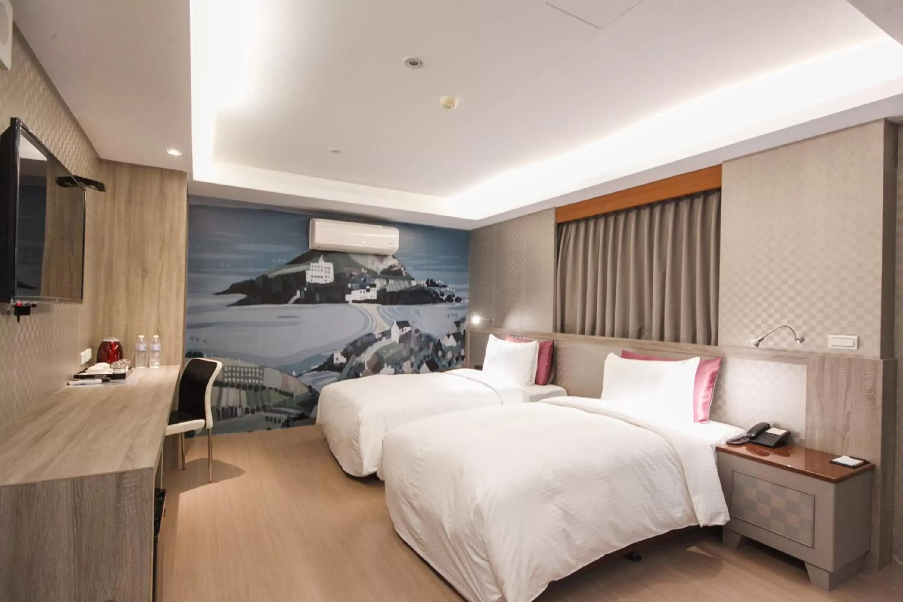 Photo of the whole room, Bed in Yuhao Hotel - Hsinchu Branch