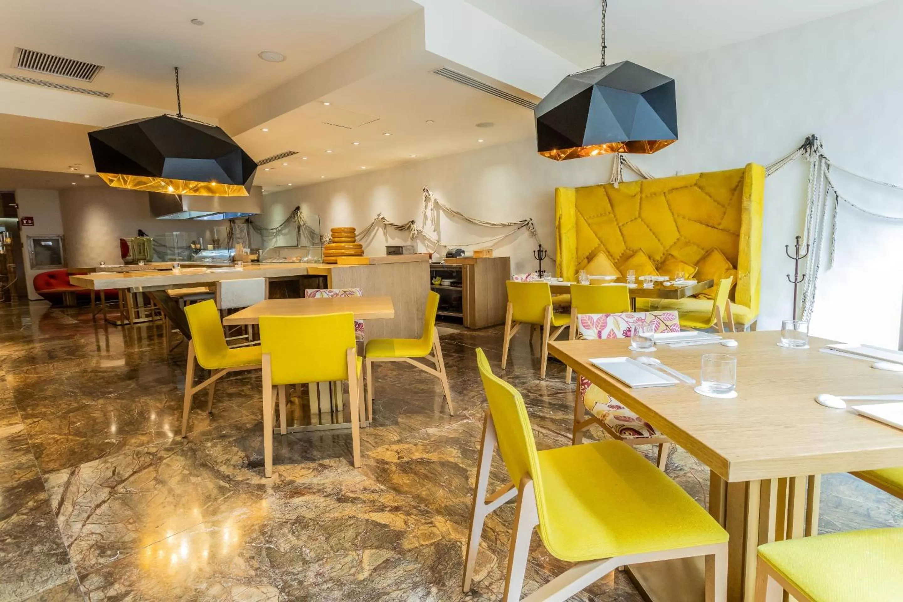 Restaurant/places to eat in Camino Real Polanco Mexico