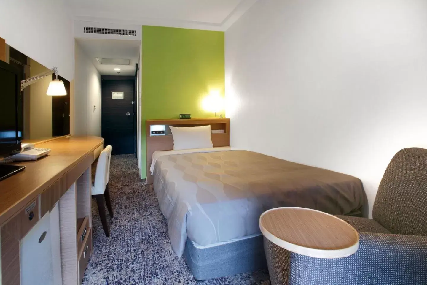 Photo of the whole room, Bed in CYPRESS HOTEL Nagoya-eki Mae Photo of the whole room, Bed in CYPRESS HOTEL Nagoya-eki Mae