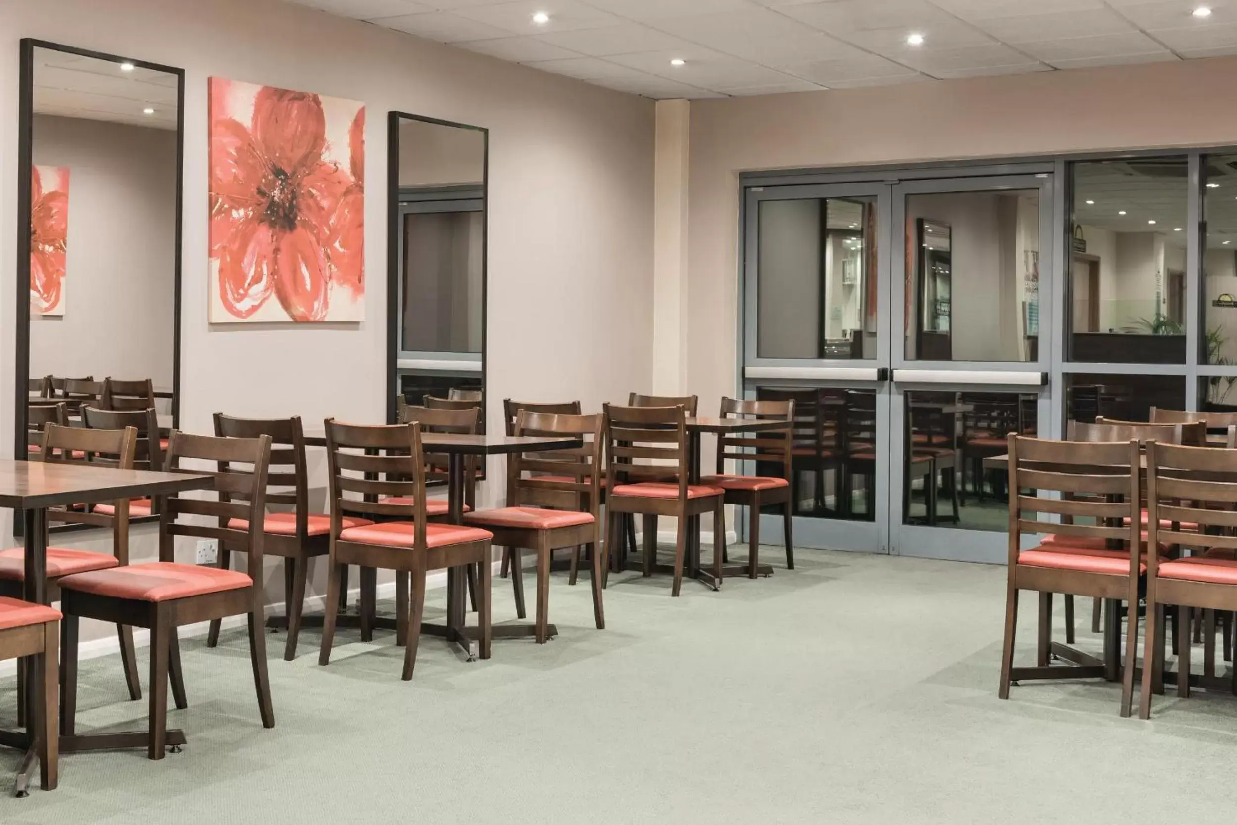 Restaurant/Places to Eat in Days Inn by Wyndham Donington