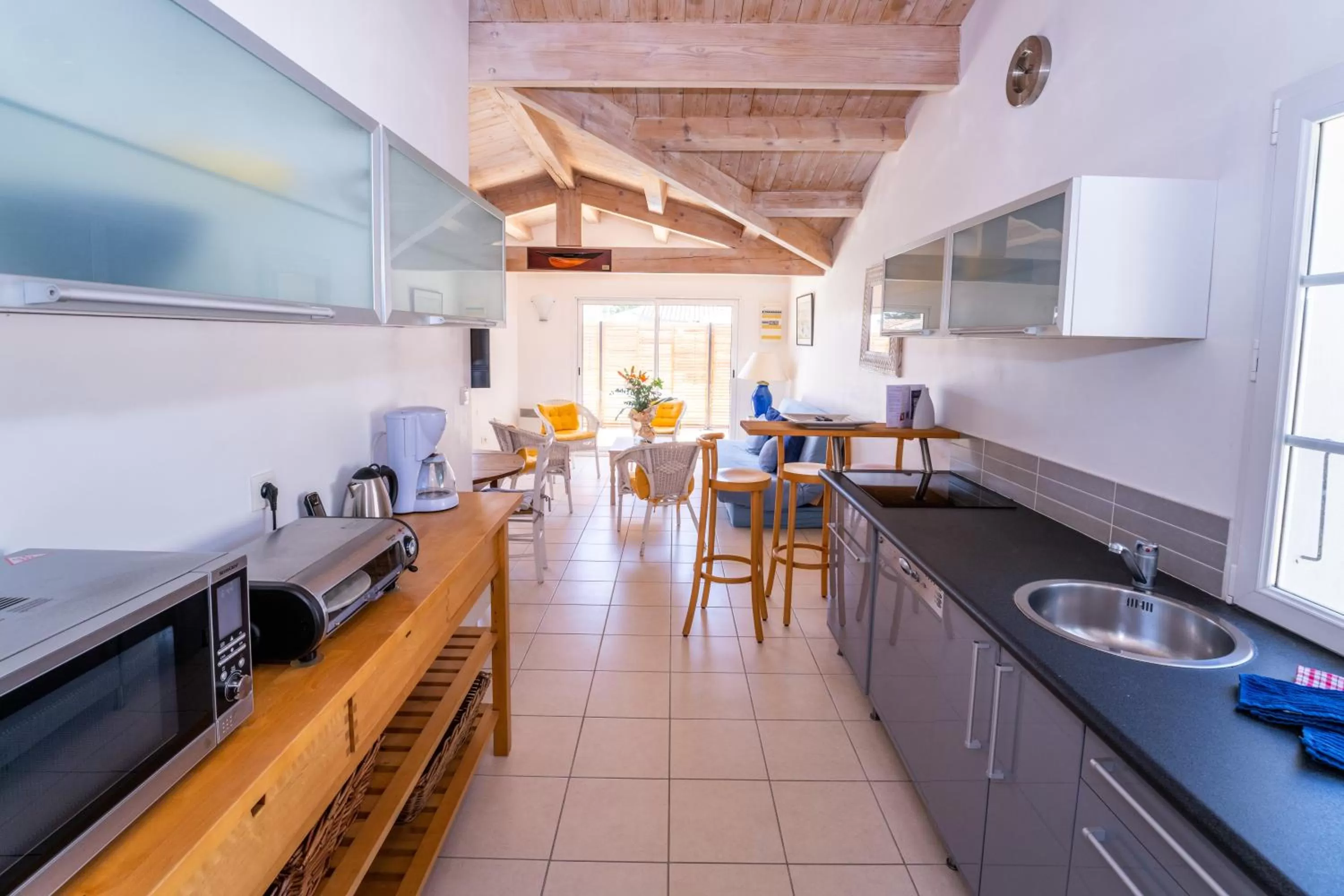 Kitchen or kitchenette in Hôtel Restaurant & Spa Plaisir