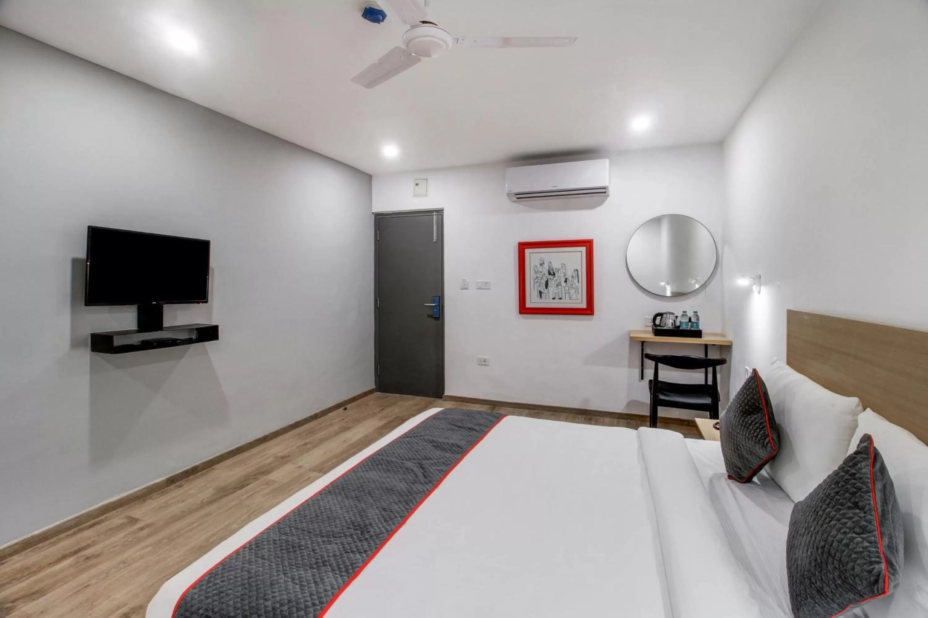 Bedroom, Bed in Super Townhouse RCC Majestic 397 LB Nagar