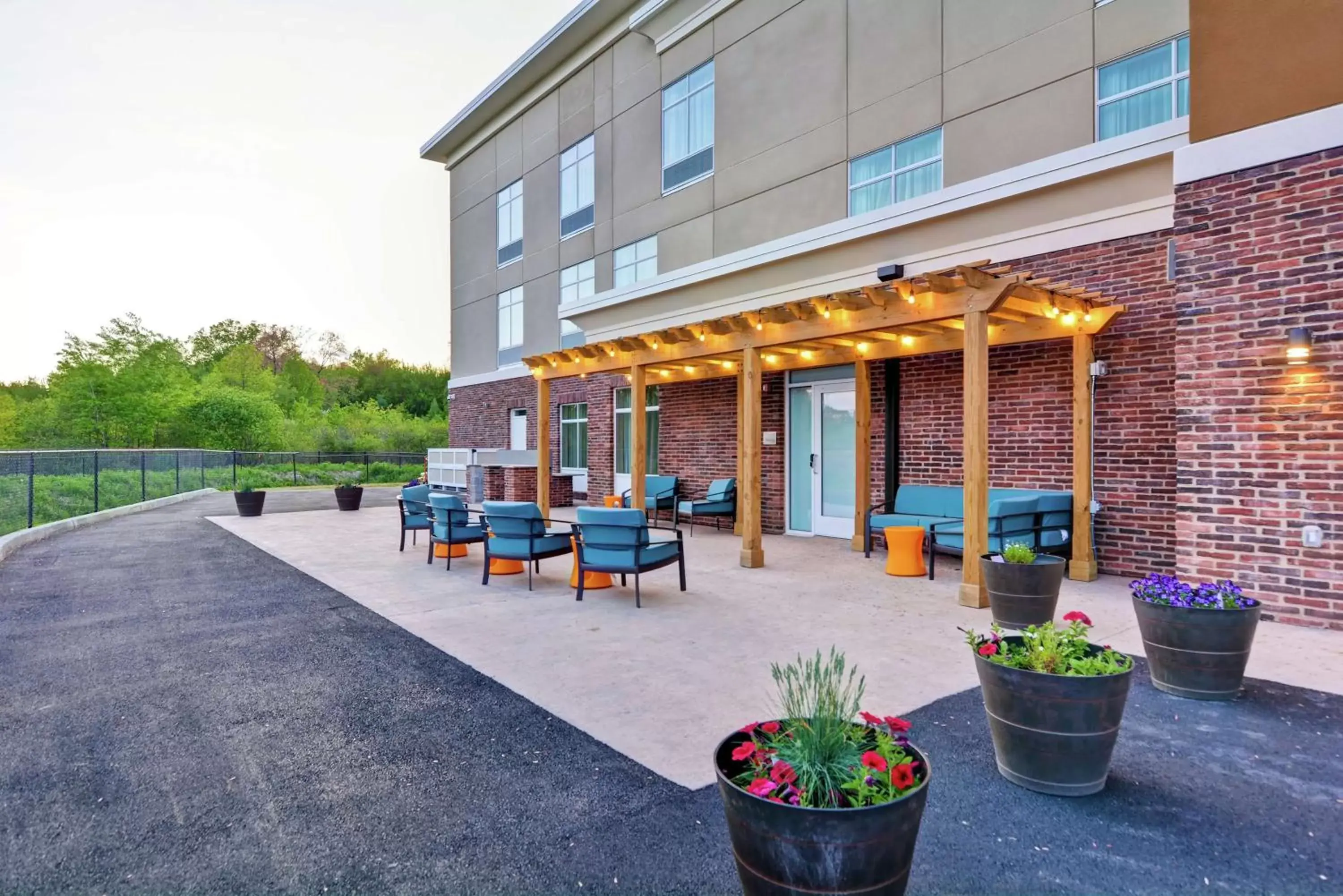 Patio, Property Building in Homewood Suites By Hilton Hadley Amherst