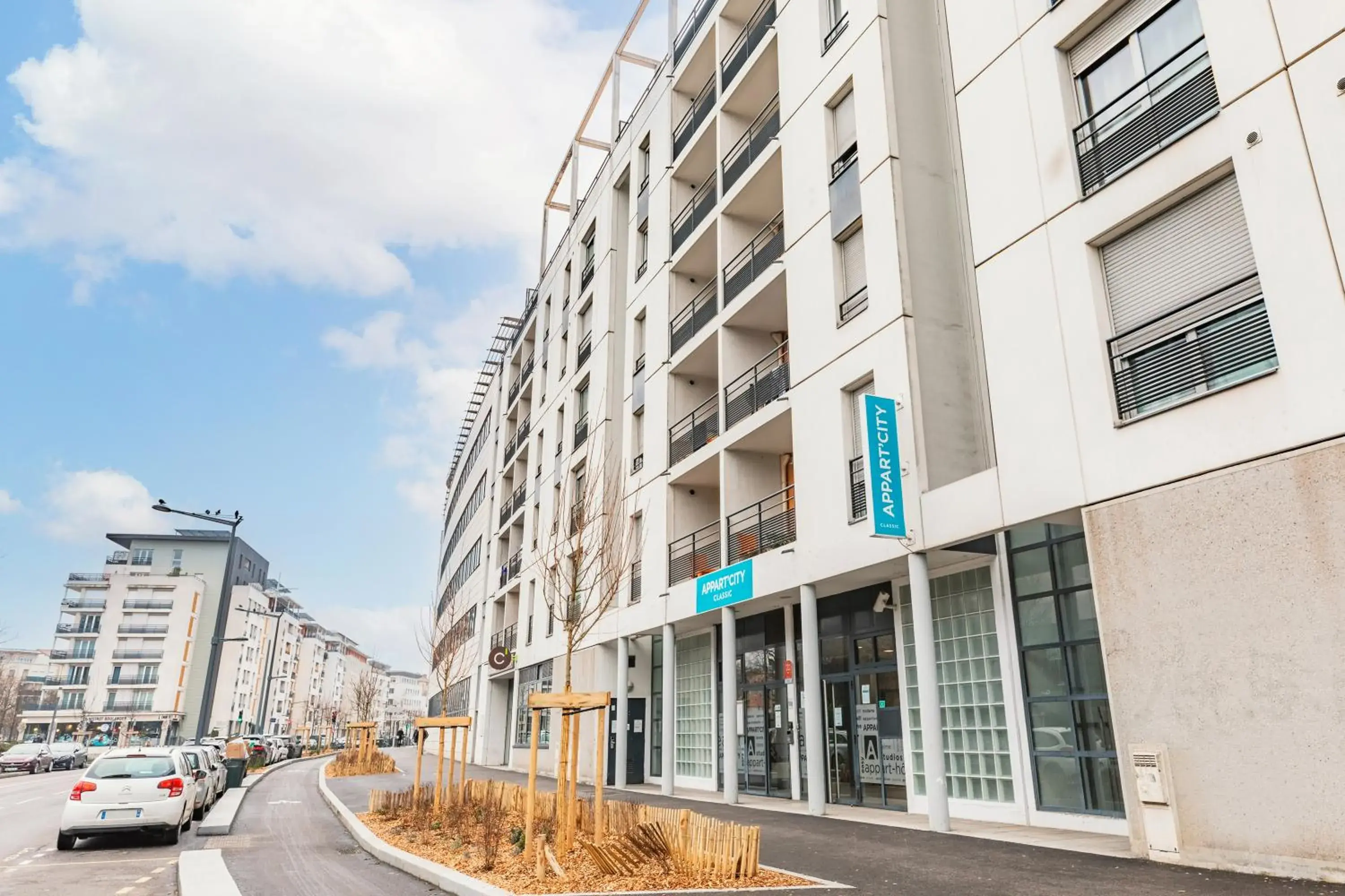 Facade/entrance, Neighborhood in Appart'City Lyon Vaise St Cyr