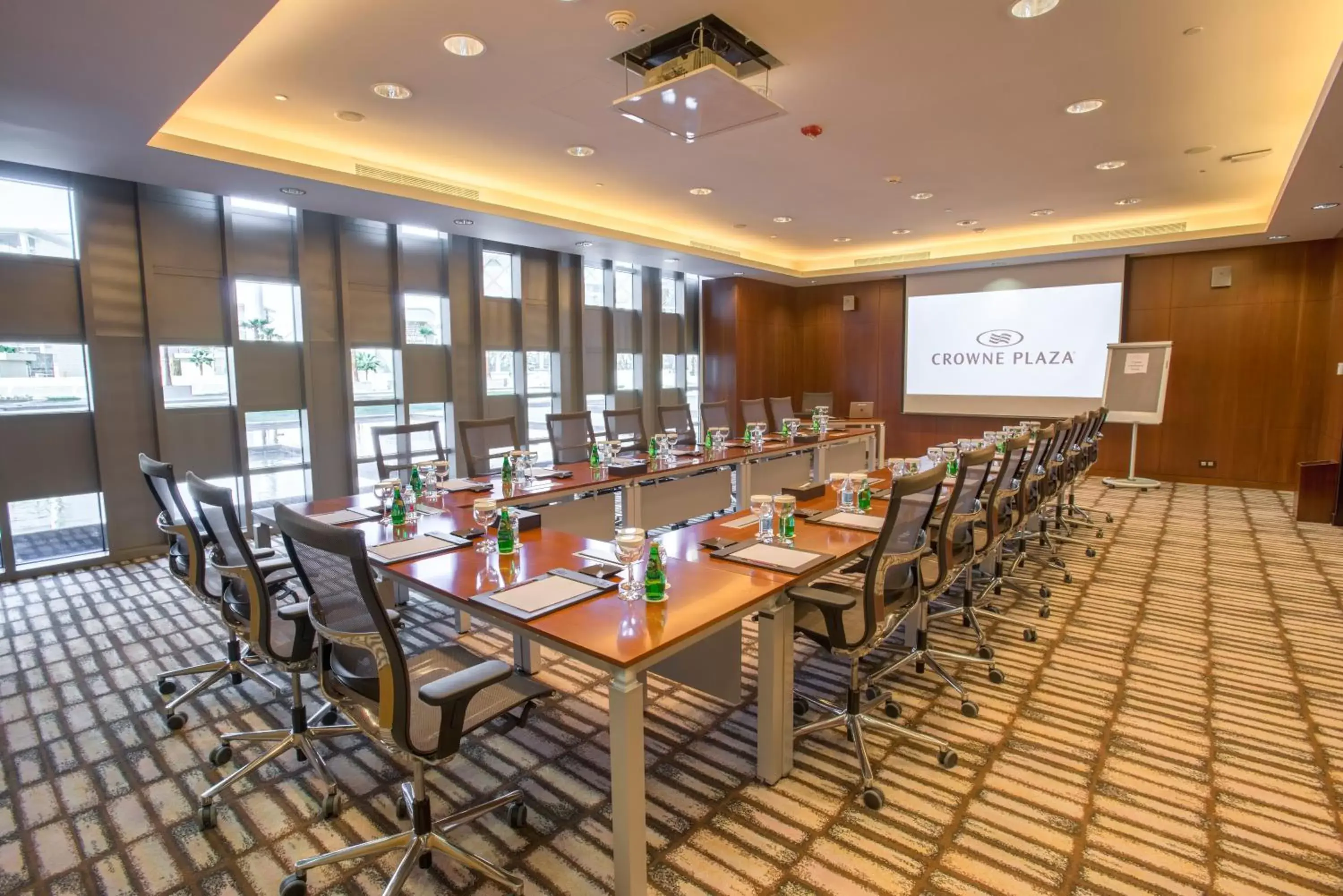 Meeting/conference room in Crowne Plaza Riyadh - RDC Hotel & Convention, an IHG Hotel