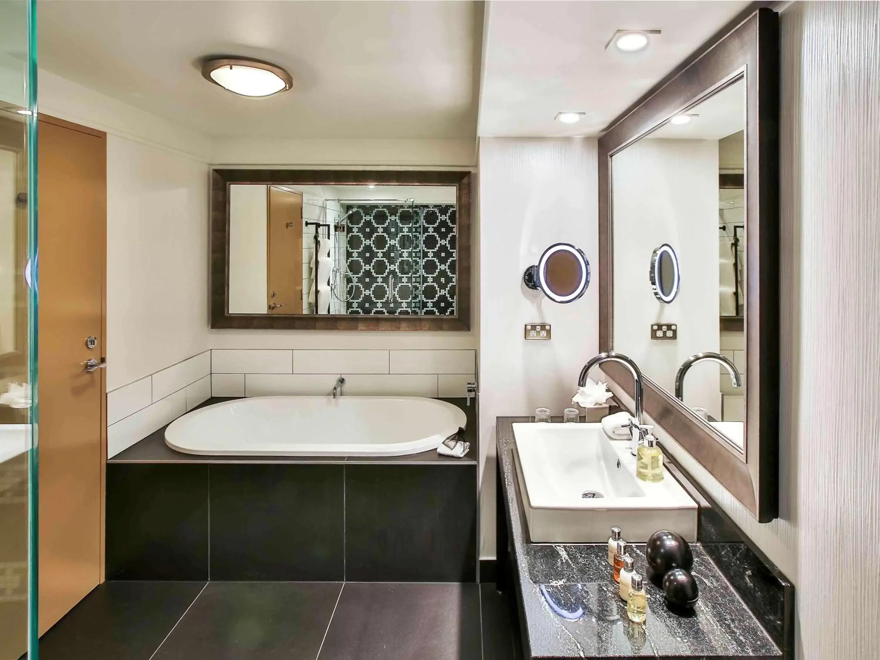 Photo of the whole room, Bathroom in Hotel St Moritz Queenstown - MGallery by Sofitel