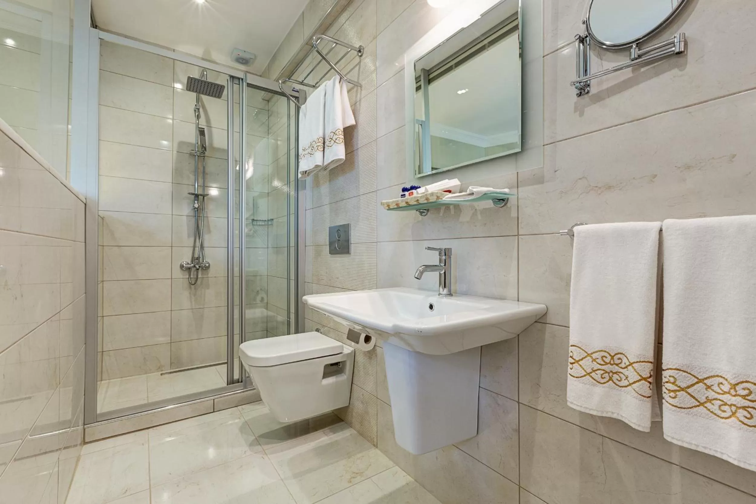 Shower in Arena Hotel - Special Class