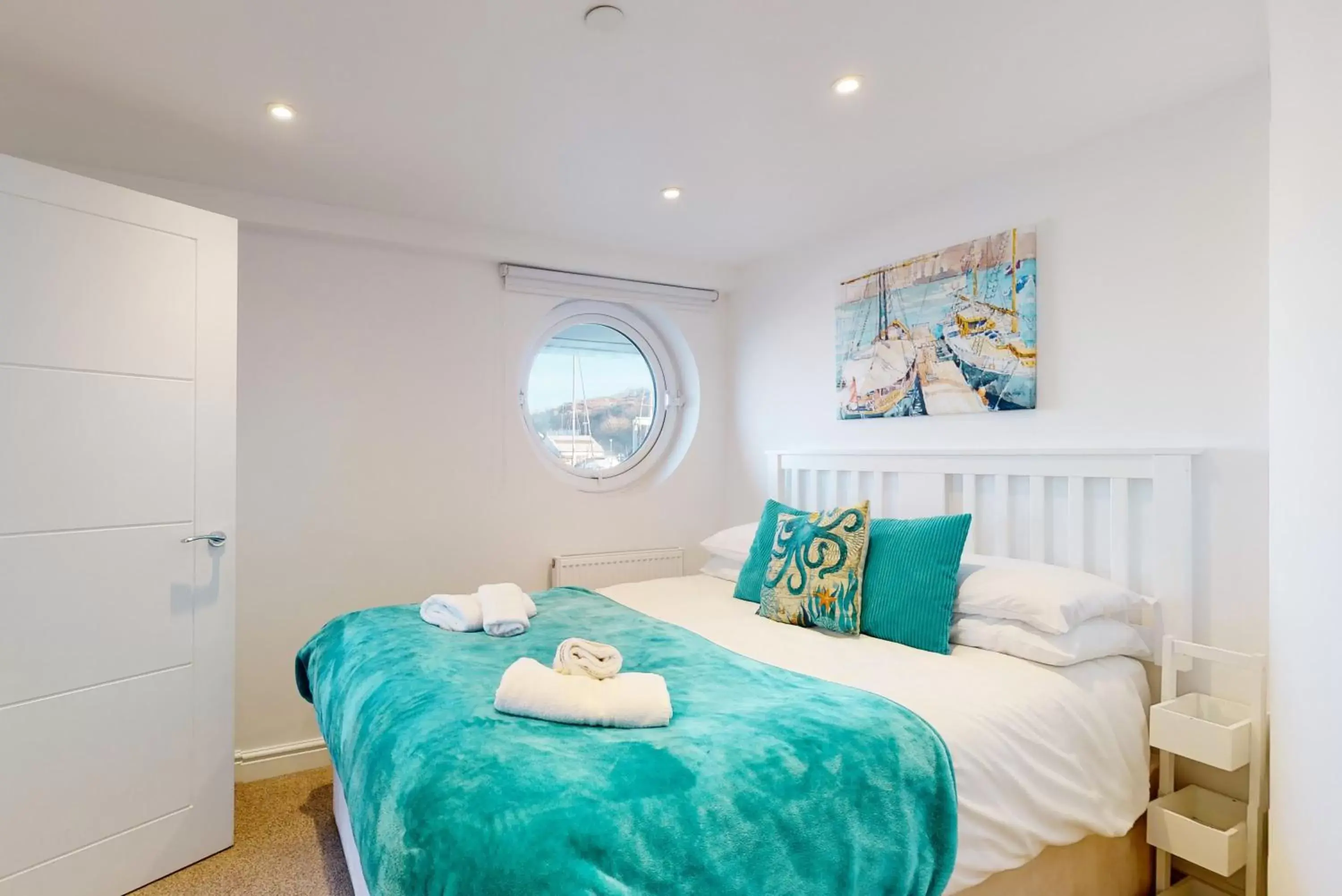 Bed in Crabbers' Wharf