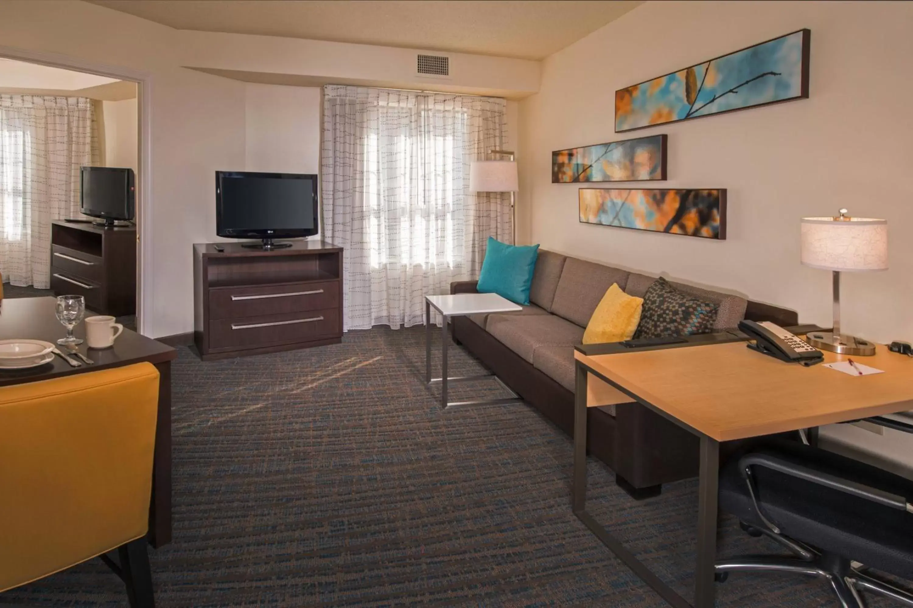 Bedroom, Seating Area in Residence Inn Arlington Rosslyn