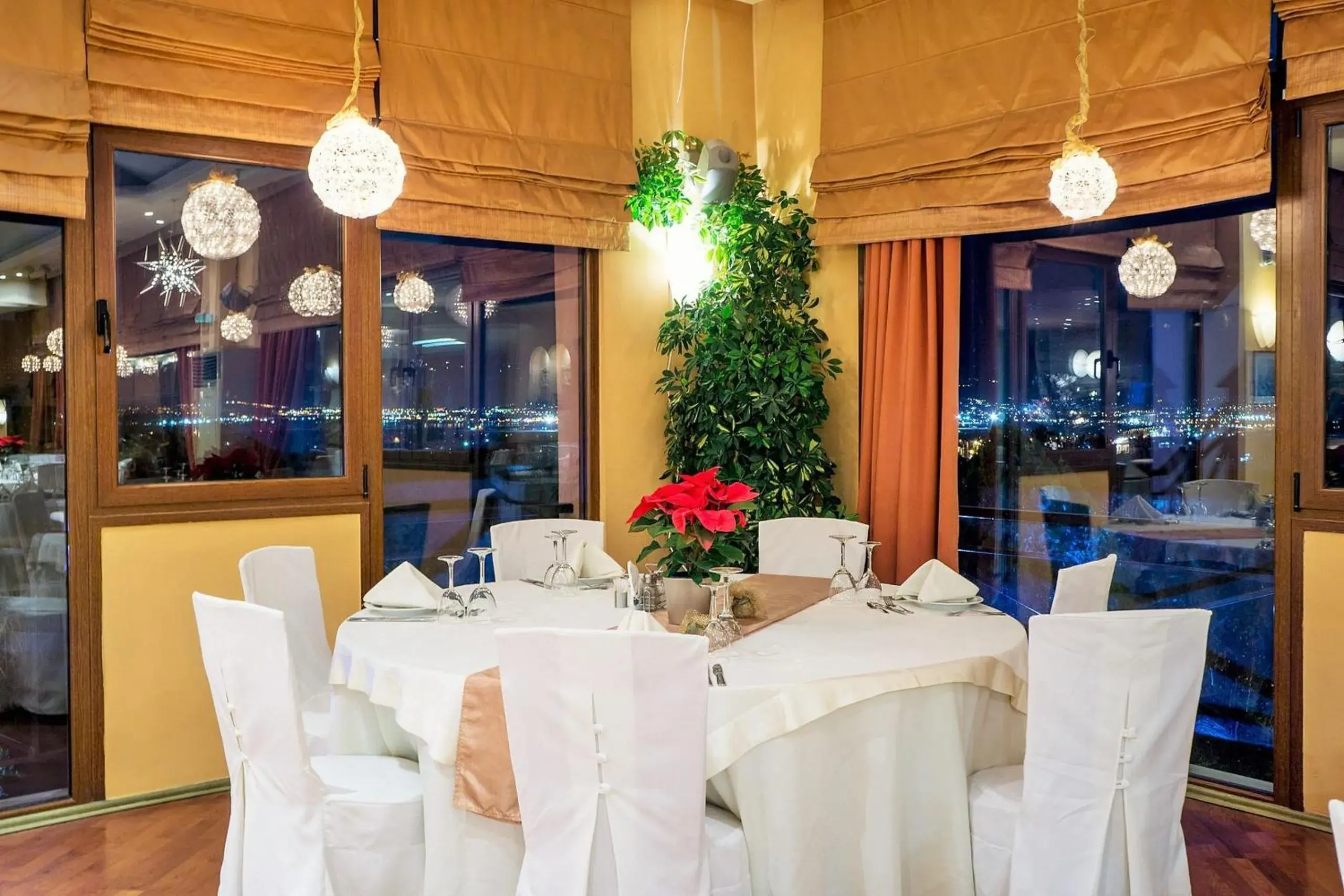Restaurant/Places to Eat in Ambassador Hotel Thessaloniki