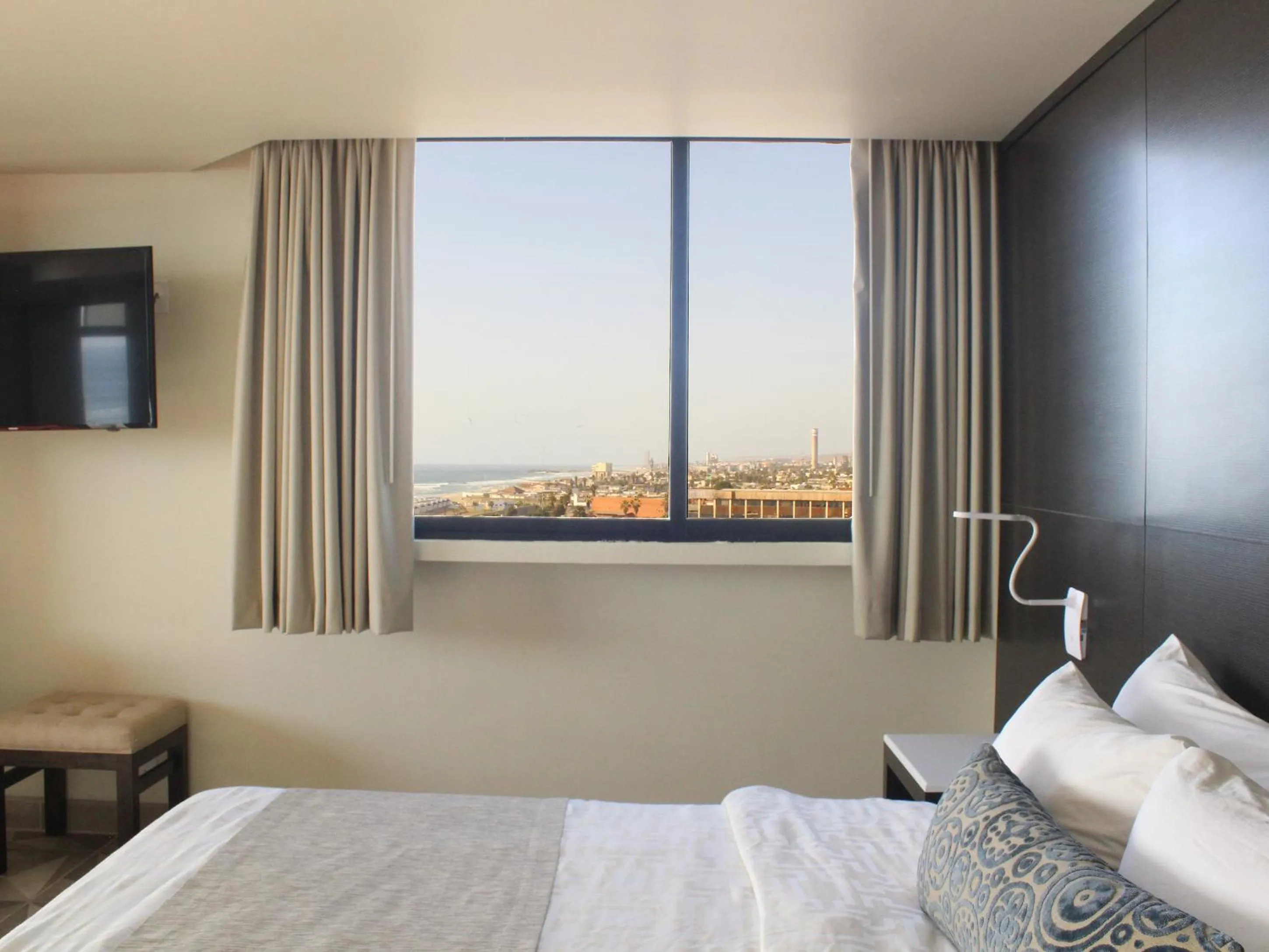 Bed in Hotel Corona Plaza