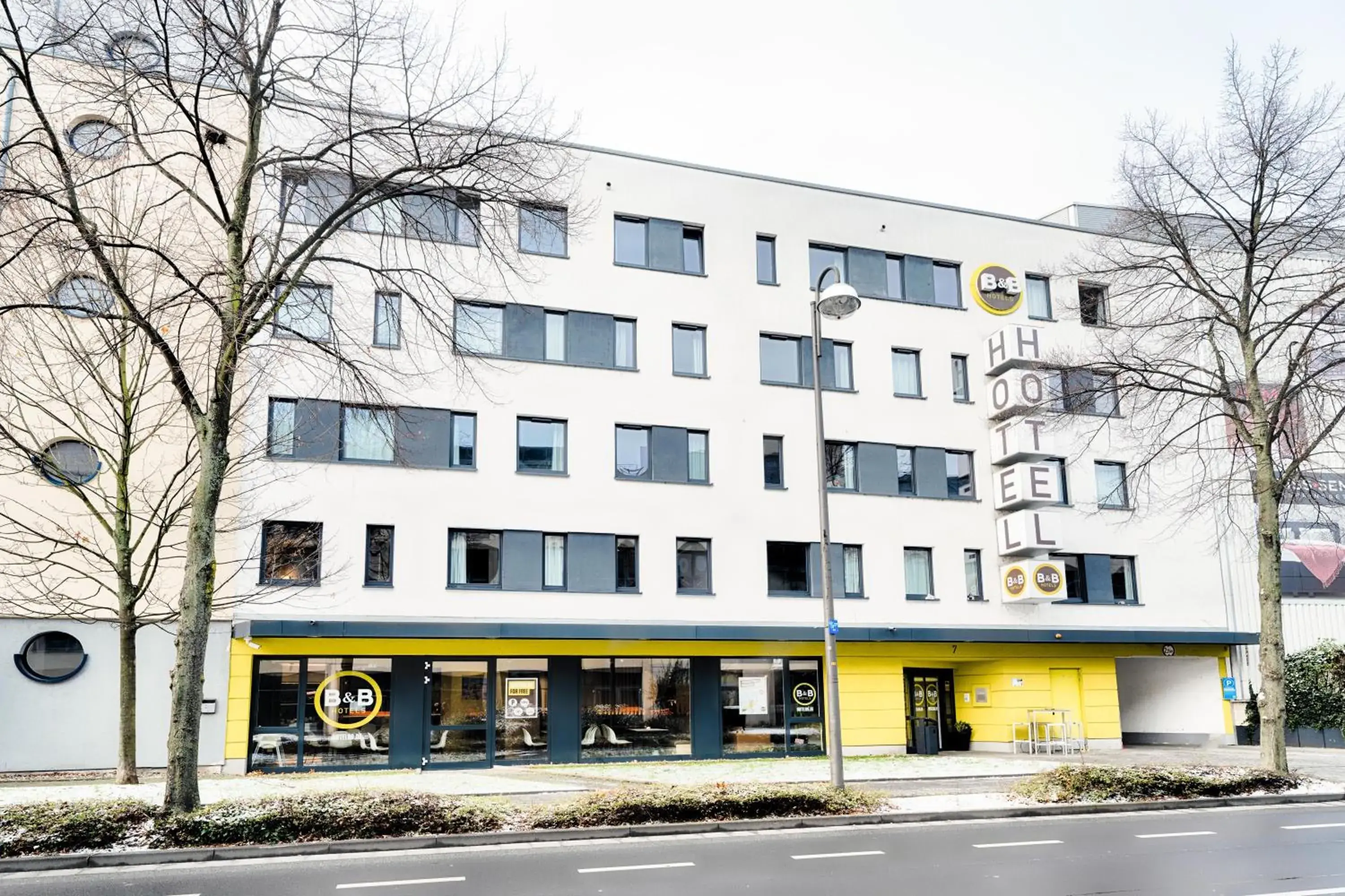 Property Building in B&B Hotel Bonn