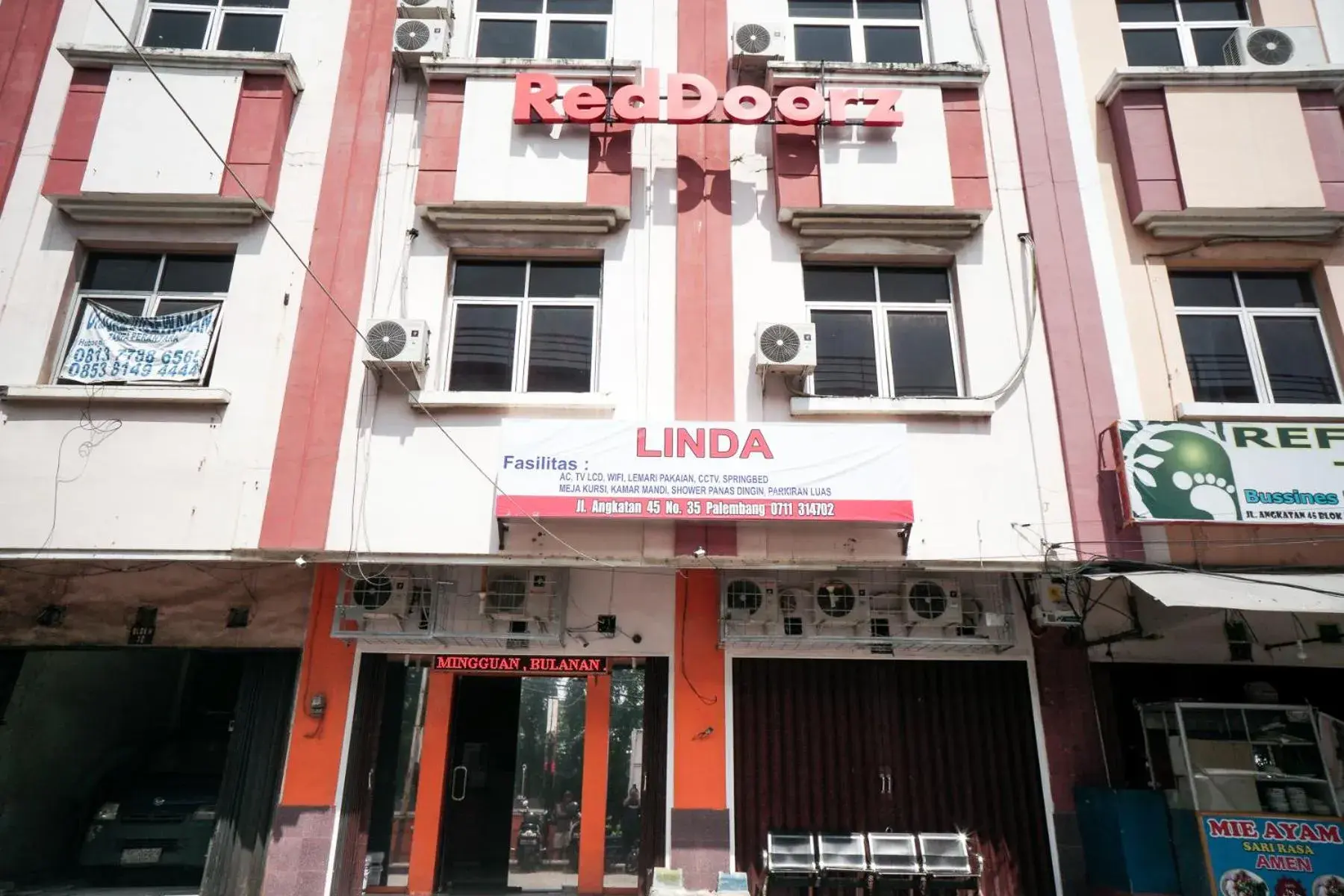 Property Building in RedDoorz near Palembang Square Mall 2