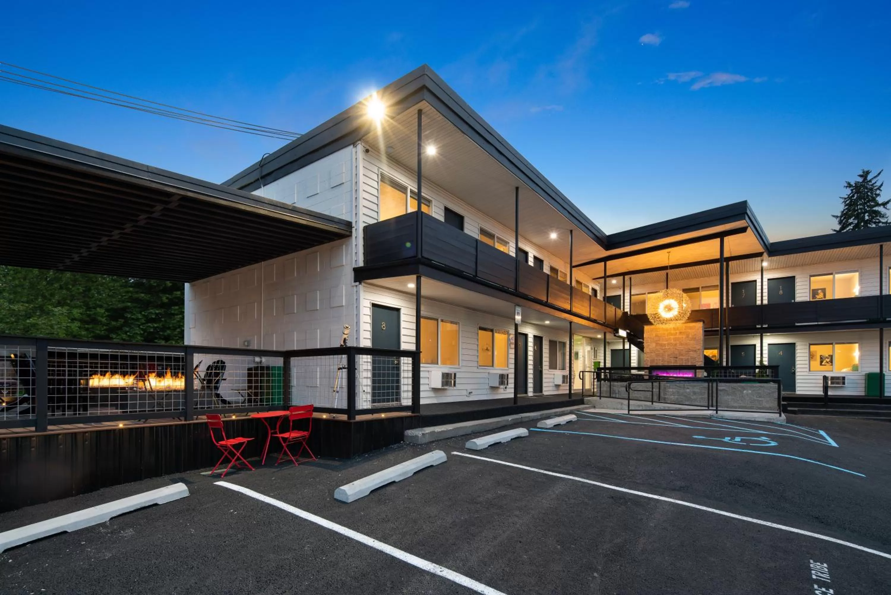 Property building in Hotel McCoy Pullman