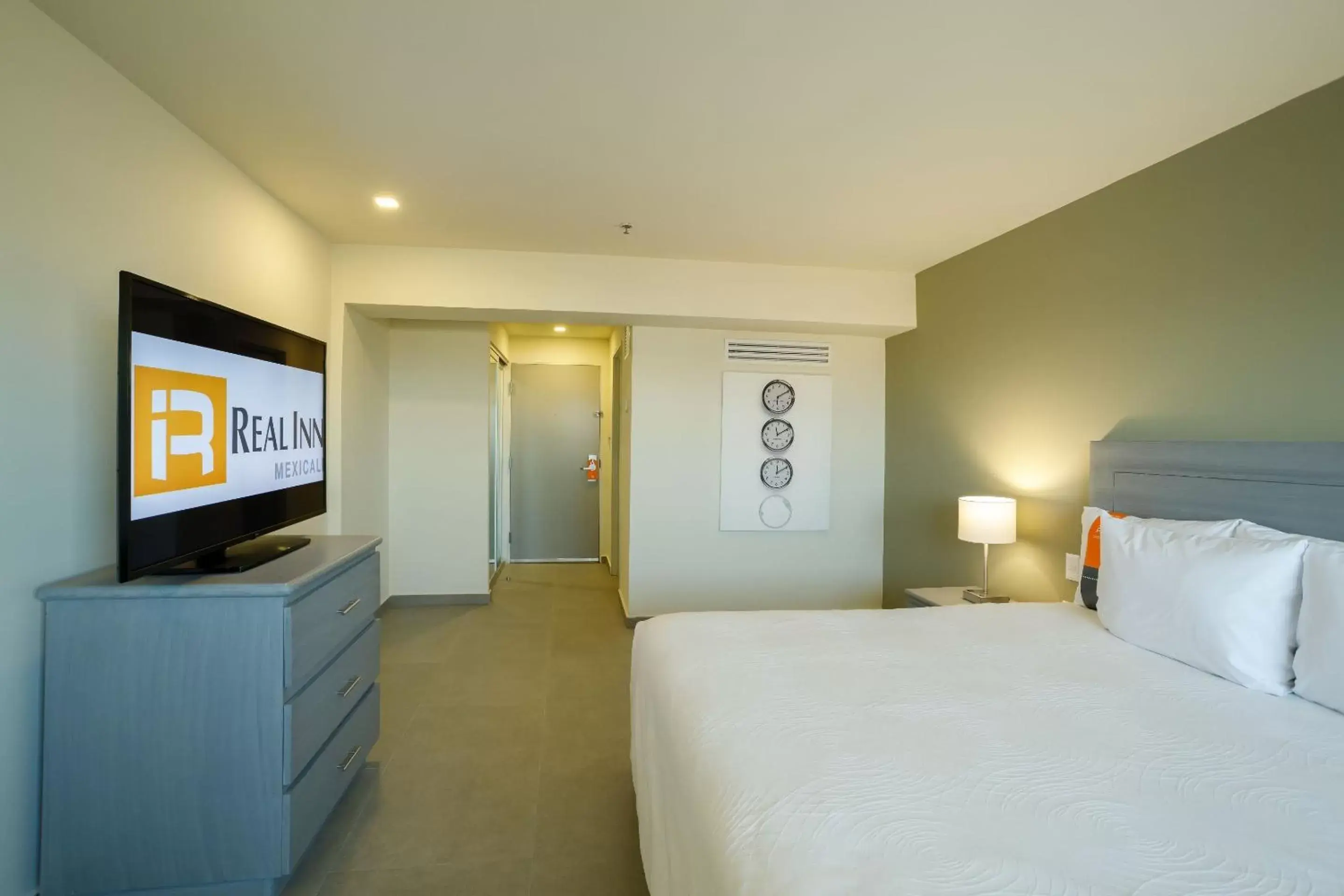 Bedroom, TV/Entertainment Center in Real Inn Mexicali