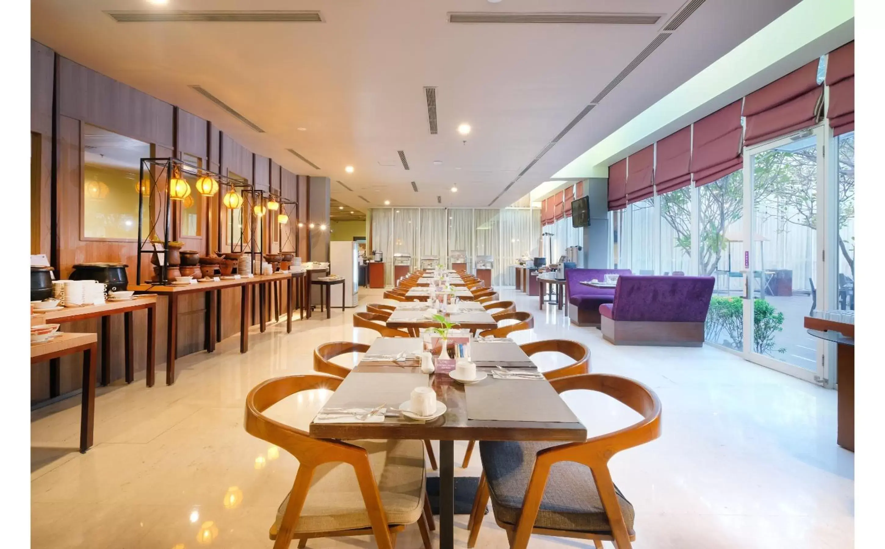 Restaurant/places to eat in Quest Hotel Simpang Lima - Semarang by ASTON Restaurant/places to eat in Quest Hotel Simpang Lima - Semarang by ASTON