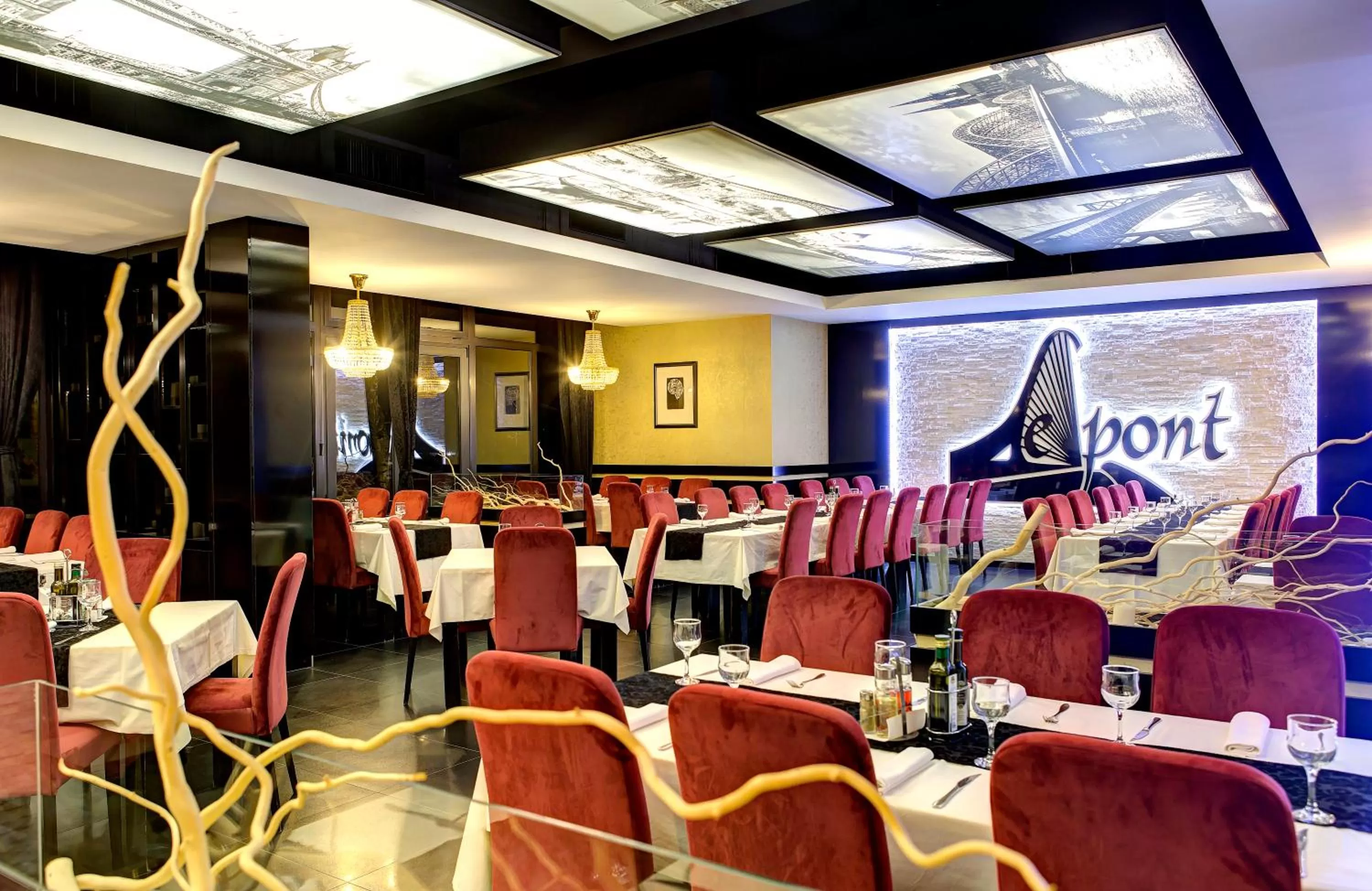 Restaurant/places to eat in Hotel Le Pont