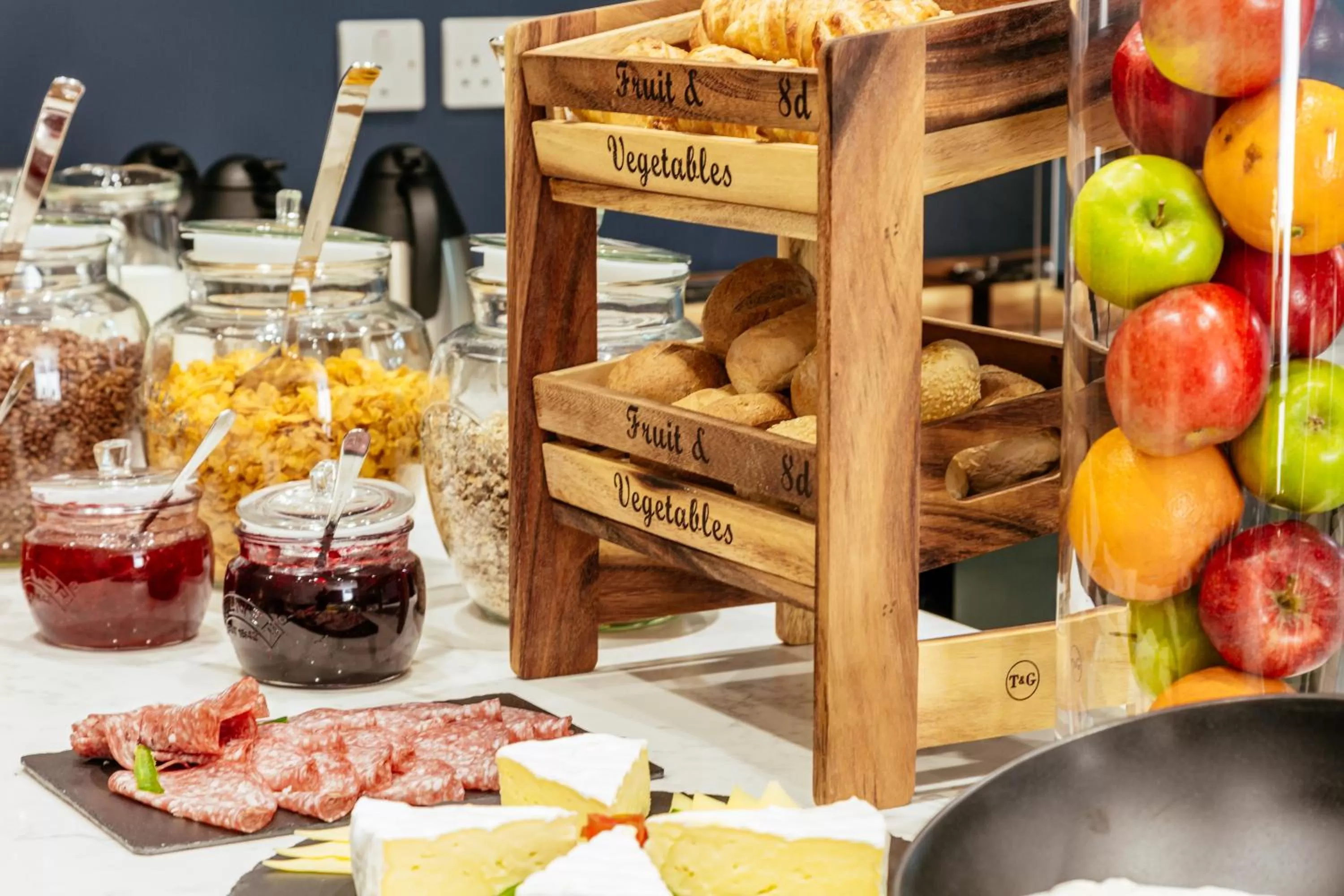Continental breakfast in Oliver Plaza Hotel
