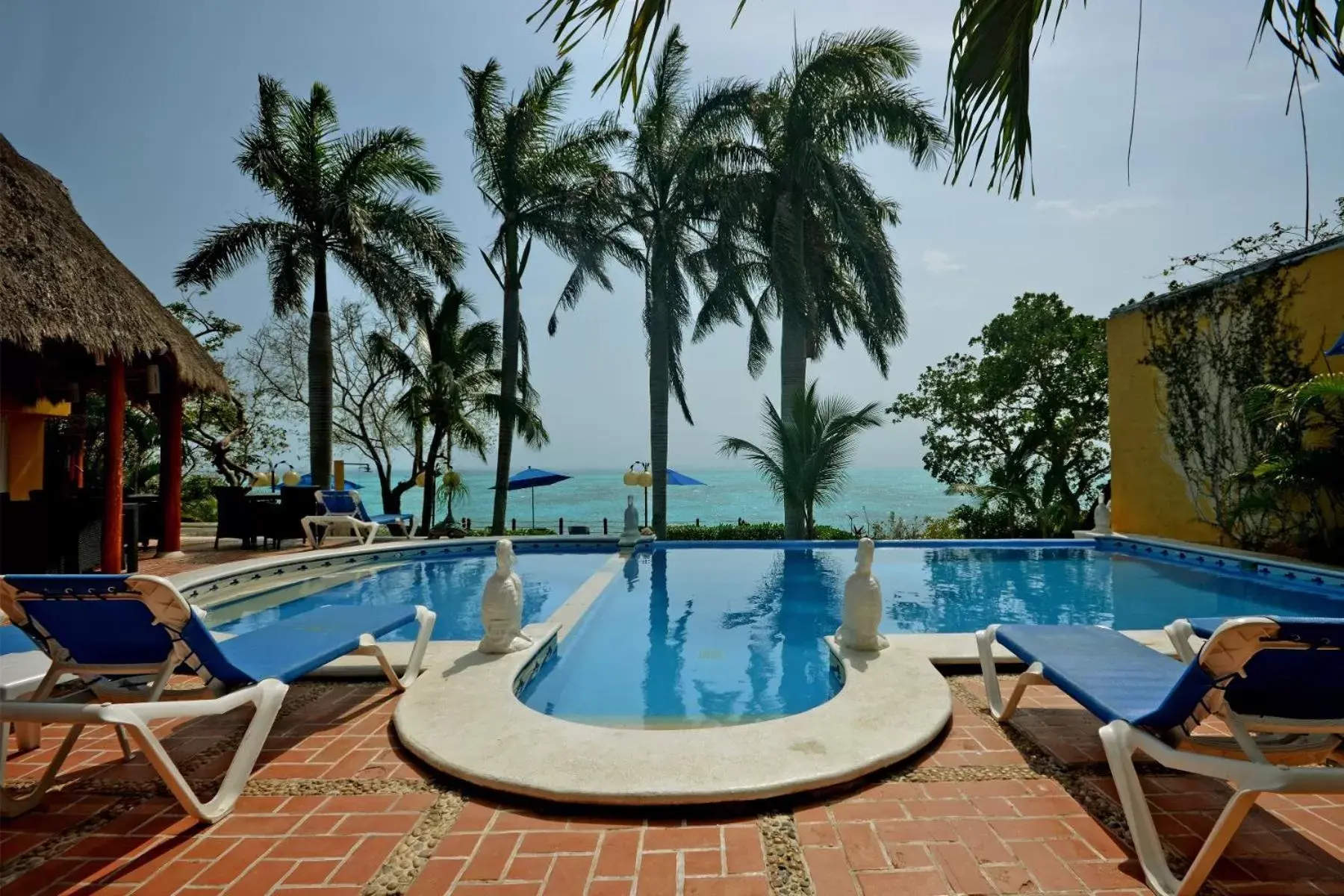 Swimming Pool in Hotel La Joya Isla Mujeres