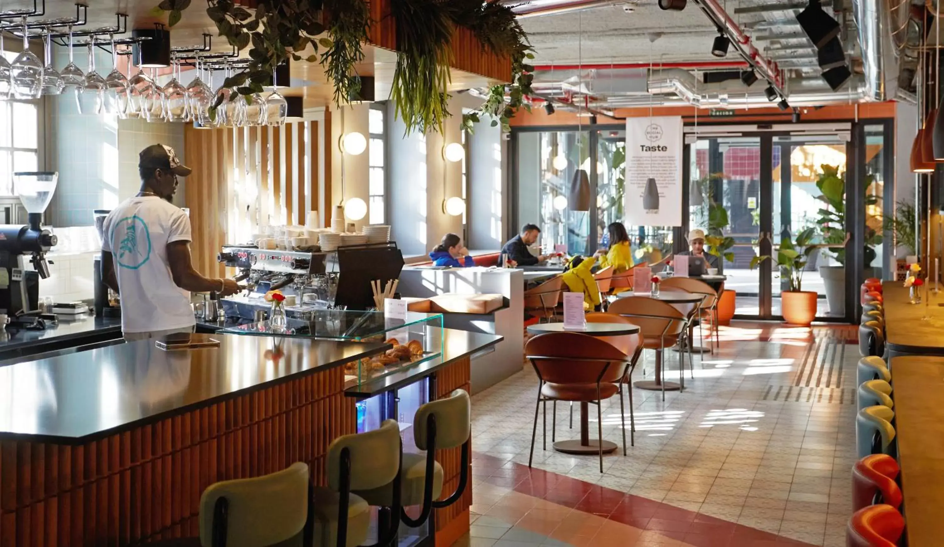 Lobby or reception, Restaurant/Places to Eat in The Social Hub Madrid