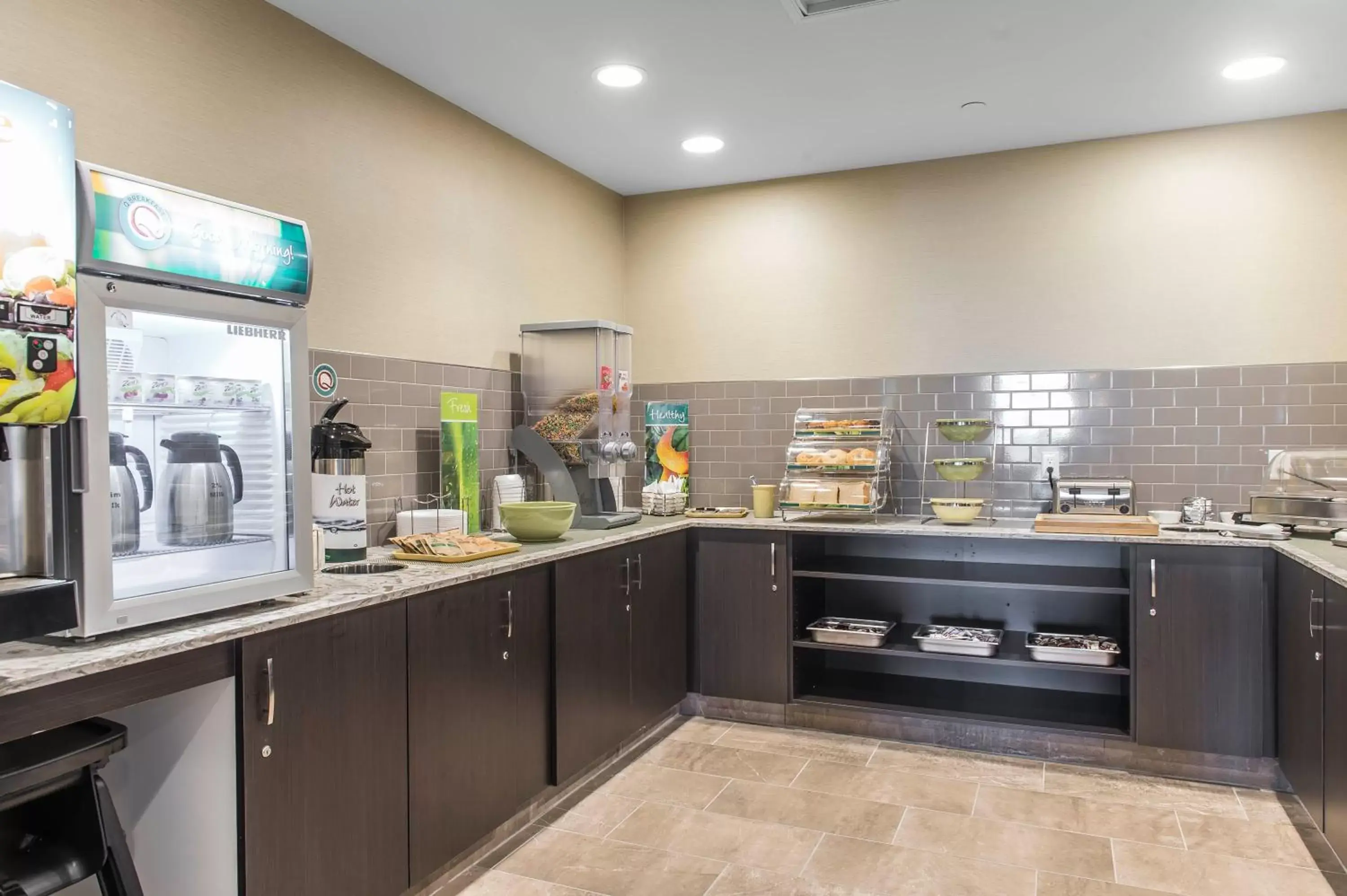 Food, Kitchen/Kitchenette in Quality Inn & Suites Kingston