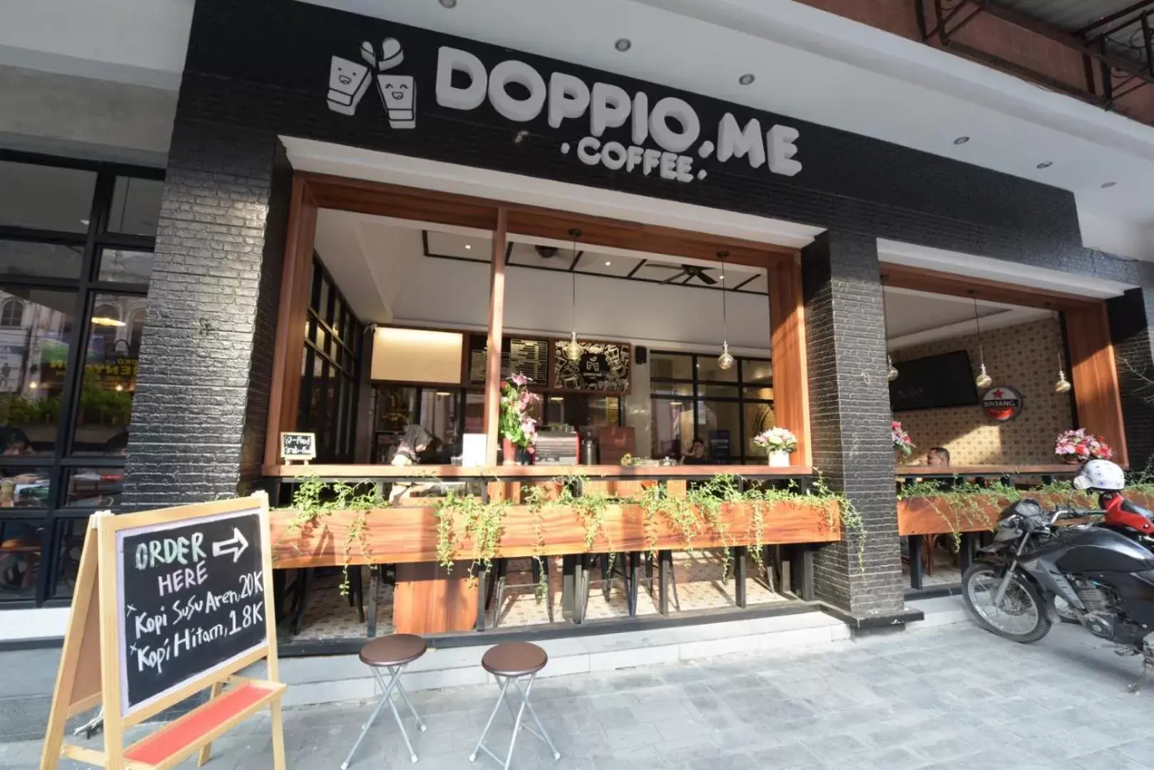 Lounge or bar in Kama Hotel Lounge or bar in Kama Hotel