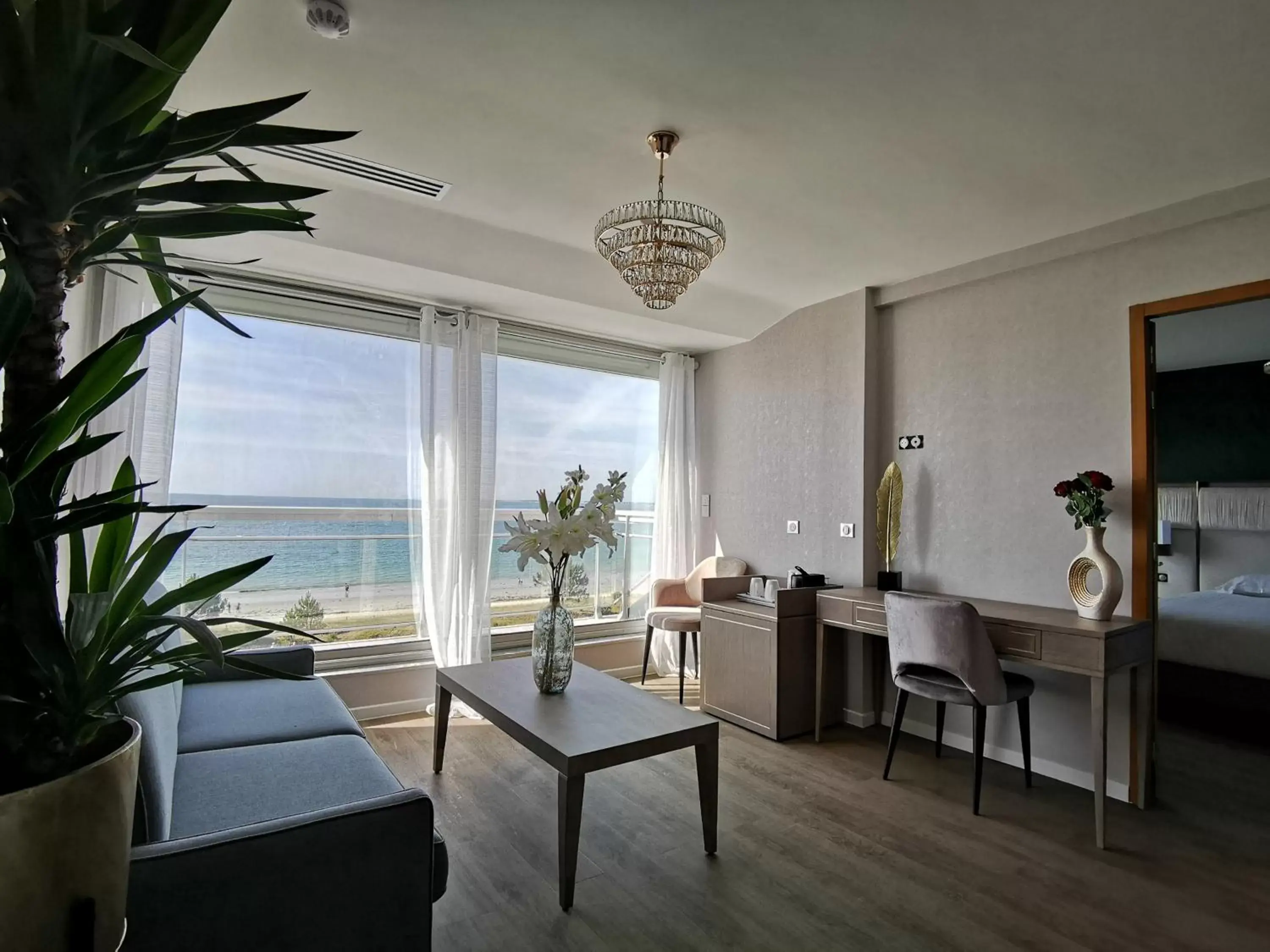 Prestige Suite with Sea View in Le Diana Hôtel & Spa NUXE