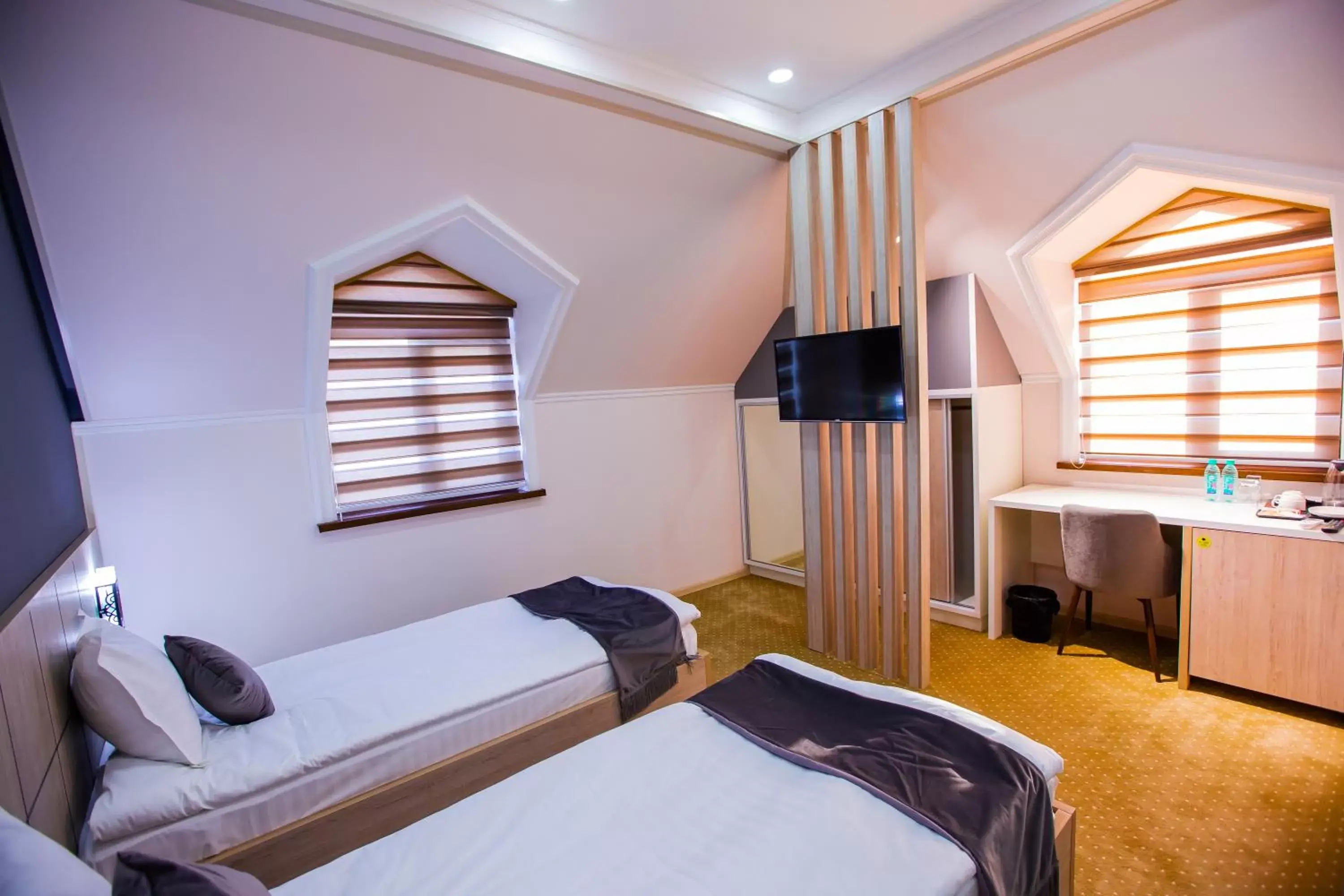 Deluxe Twin Room in Art Regency Premium Hotel, Free Airport Shuttle Service Deluxe Twin Room in Art Regency Premium Hotel, Free Airport Shuttle Service